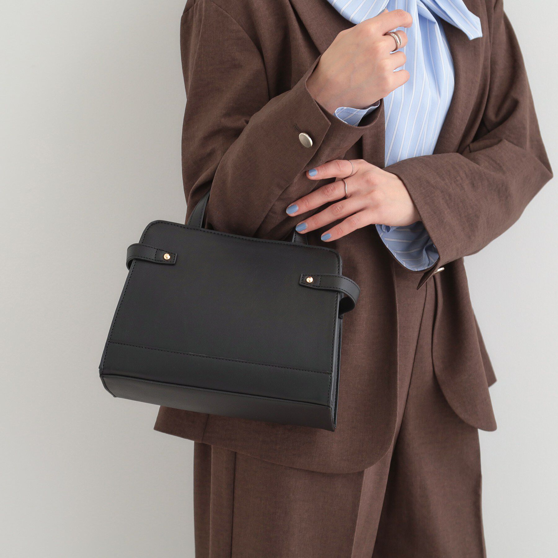 SHOO･LA･RUE「【2WAY】サイドベルトが上品 ミニトートバッグ」|ショルダー・メッセンジャー|ブラック(019)