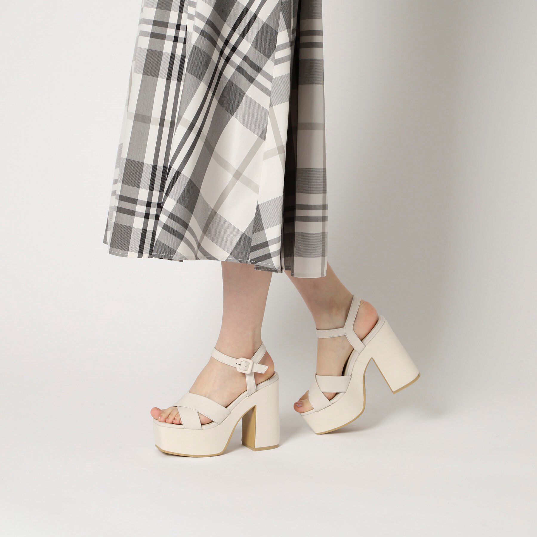 ESPERANZA「◆【ラク盛り／サンダル】リピーター続出／脚長美脚　ラク盛り厚底サンダル　24年Ver」|サンダル|