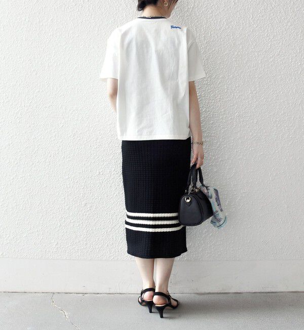 SHIPS any「【SHIPS any別注】Collegiate Pacific:〈洗濯機可能〉V ガゼット プリント & 刺繍 Tシャツ」|Tシャツ・カットソー|