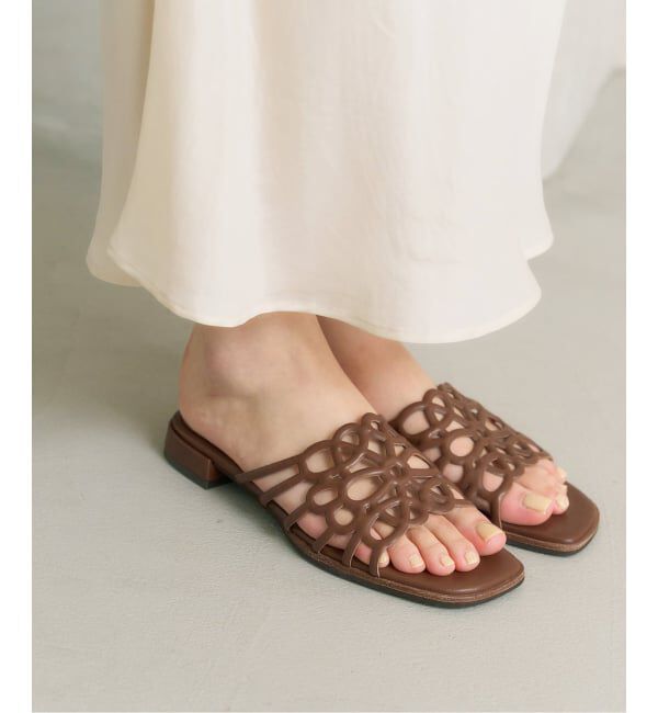  「《予約》フラワーカットワークミュールサンダル」|サンダル|