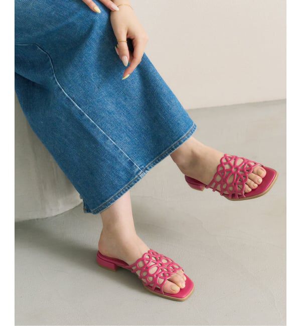  「《予約》フラワーカットワークミュールサンダル」|サンダル|