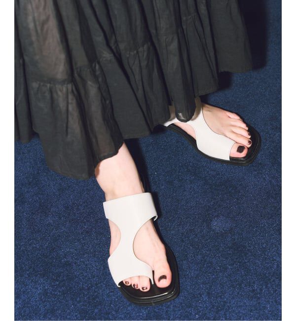 GRISE「《予約》GRISEレザーアシンメトリートングサンダル」|サンダル|