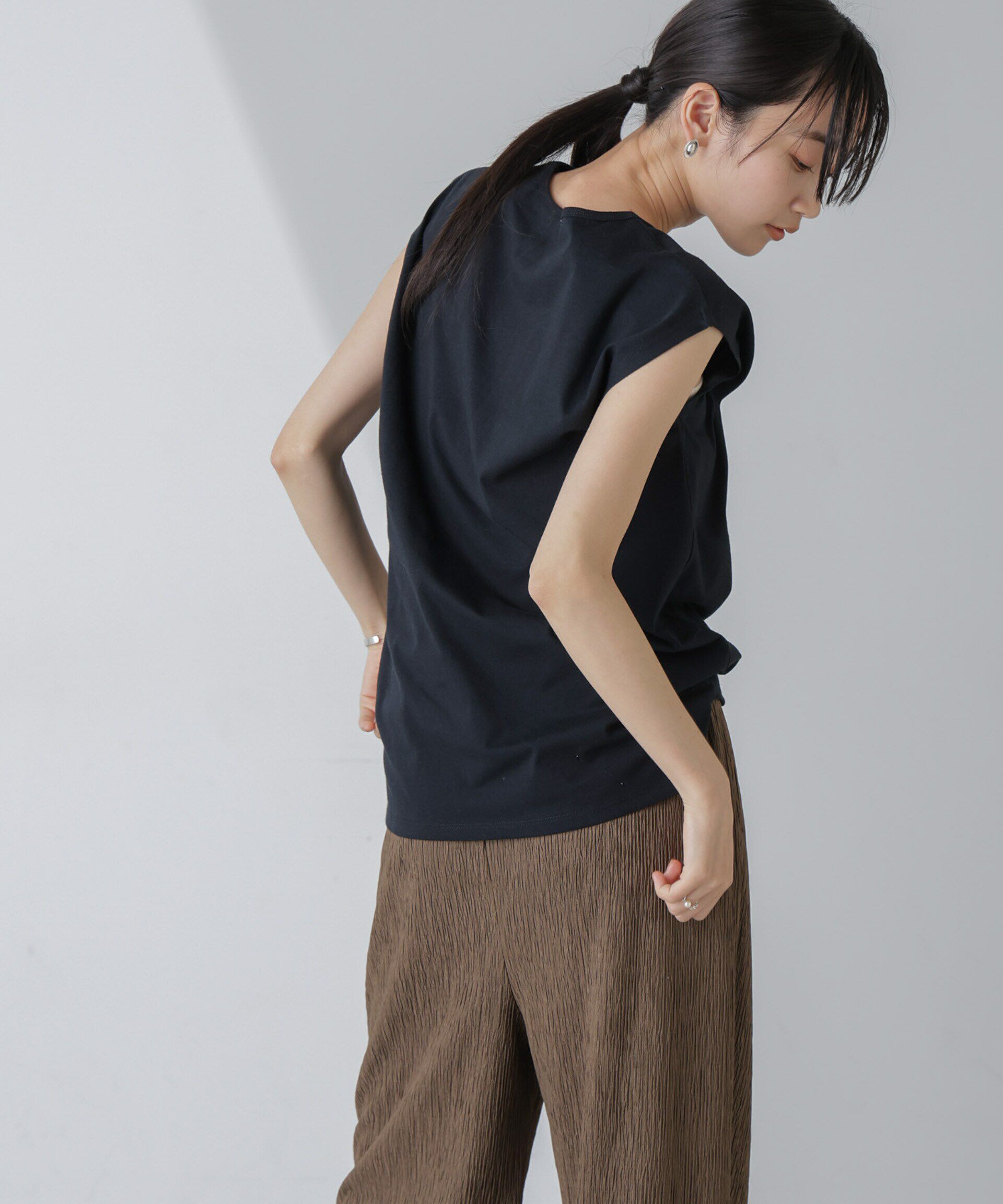 nano･universe「ノースリーブロゴプリントトップス」|Tシャツ・カットソー|