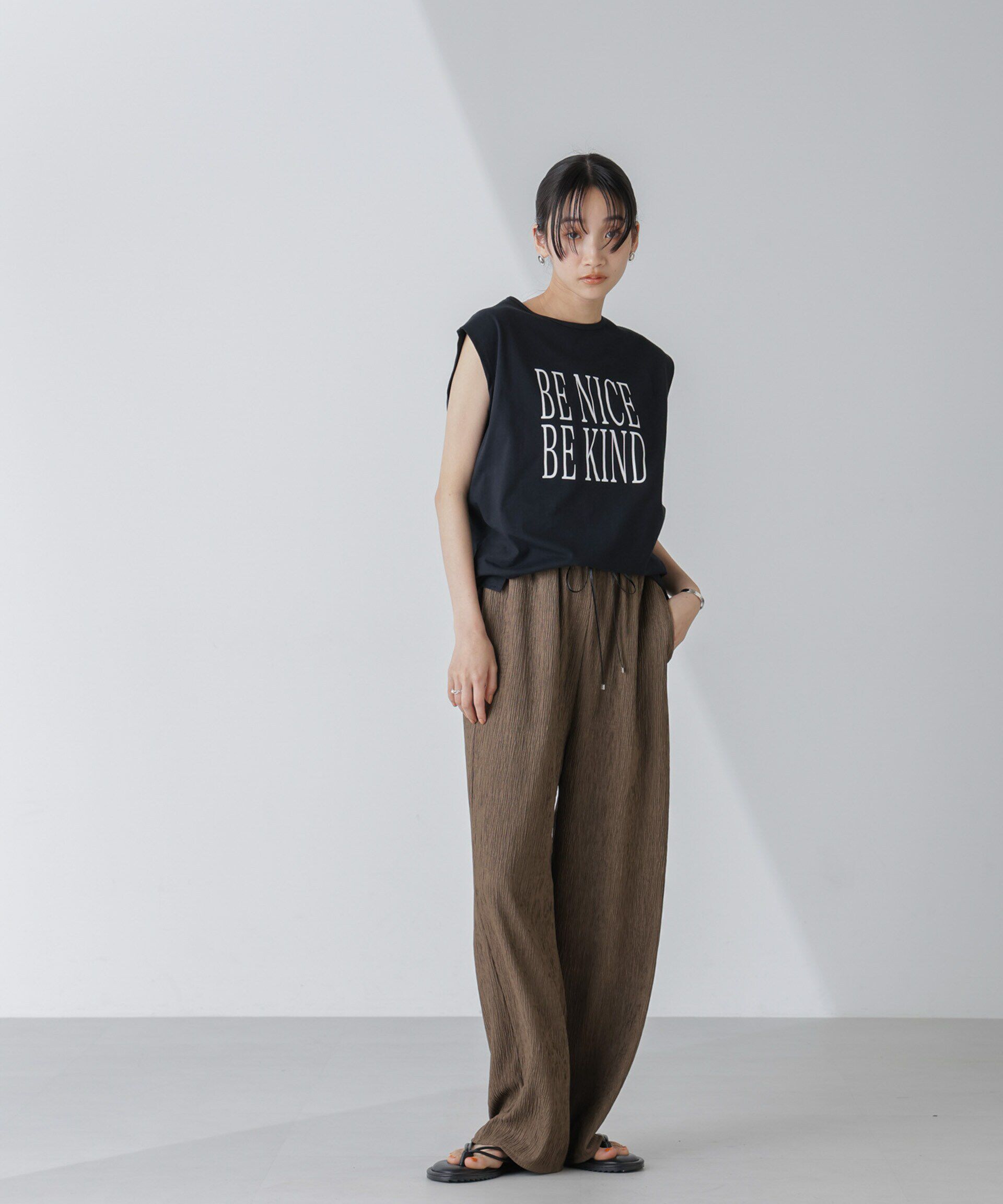 nano･universe「ノースリーブロゴプリントトップス」|Tシャツ・カットソー|