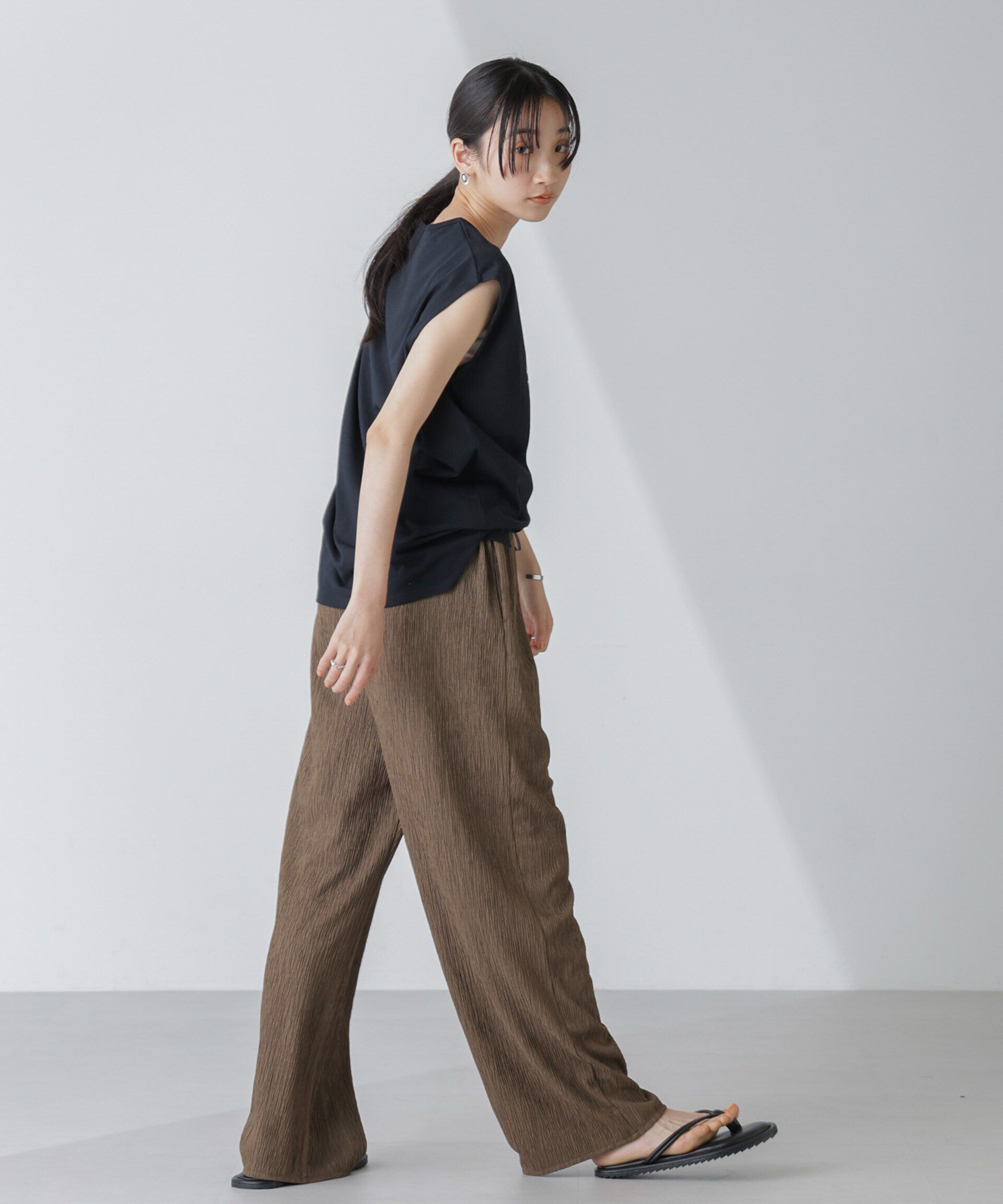 nano･universe「ノースリーブロゴプリントトップス」|Tシャツ・カットソー|