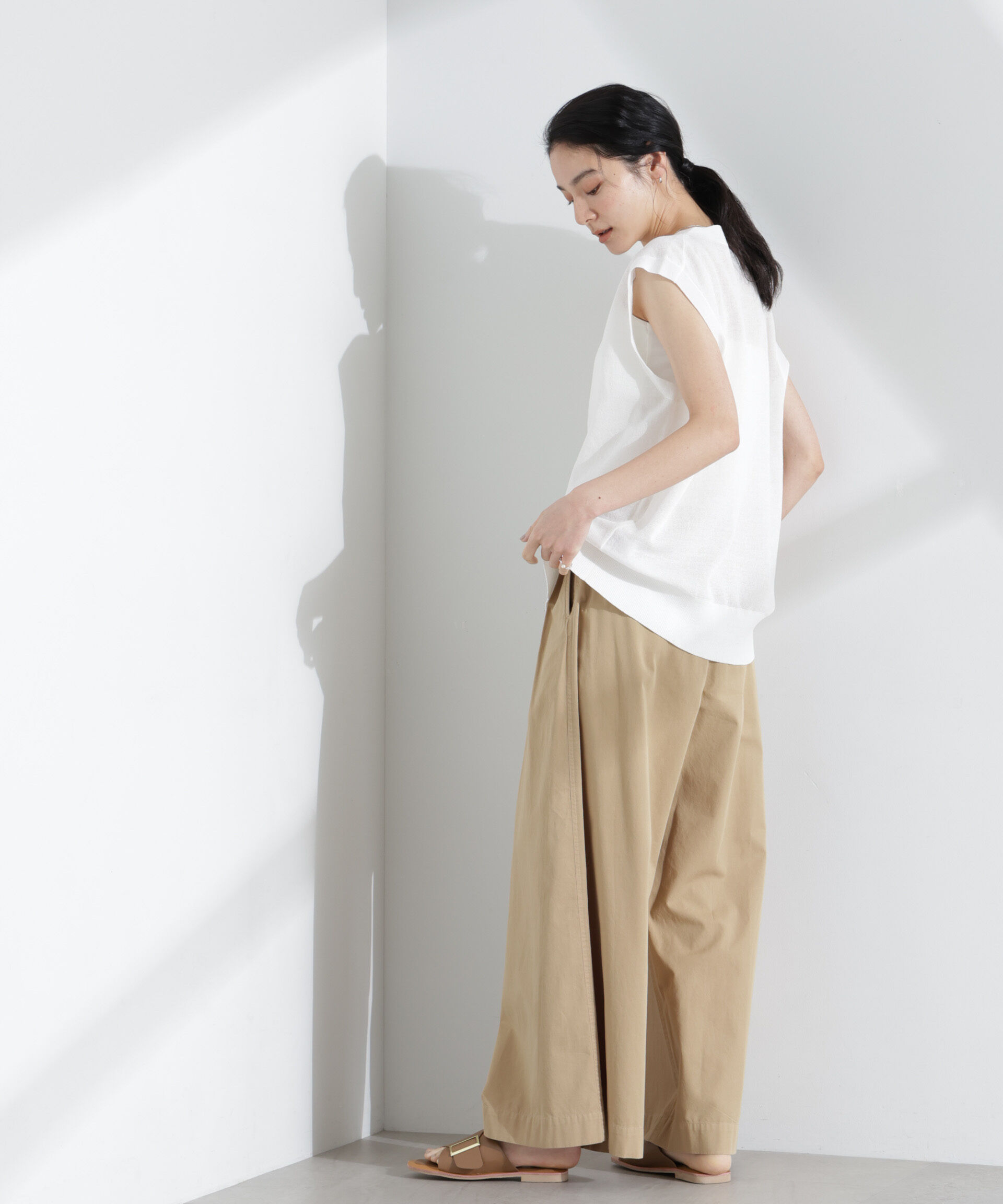 nano･universe「コットンタックワイドパンツ」|チノ|