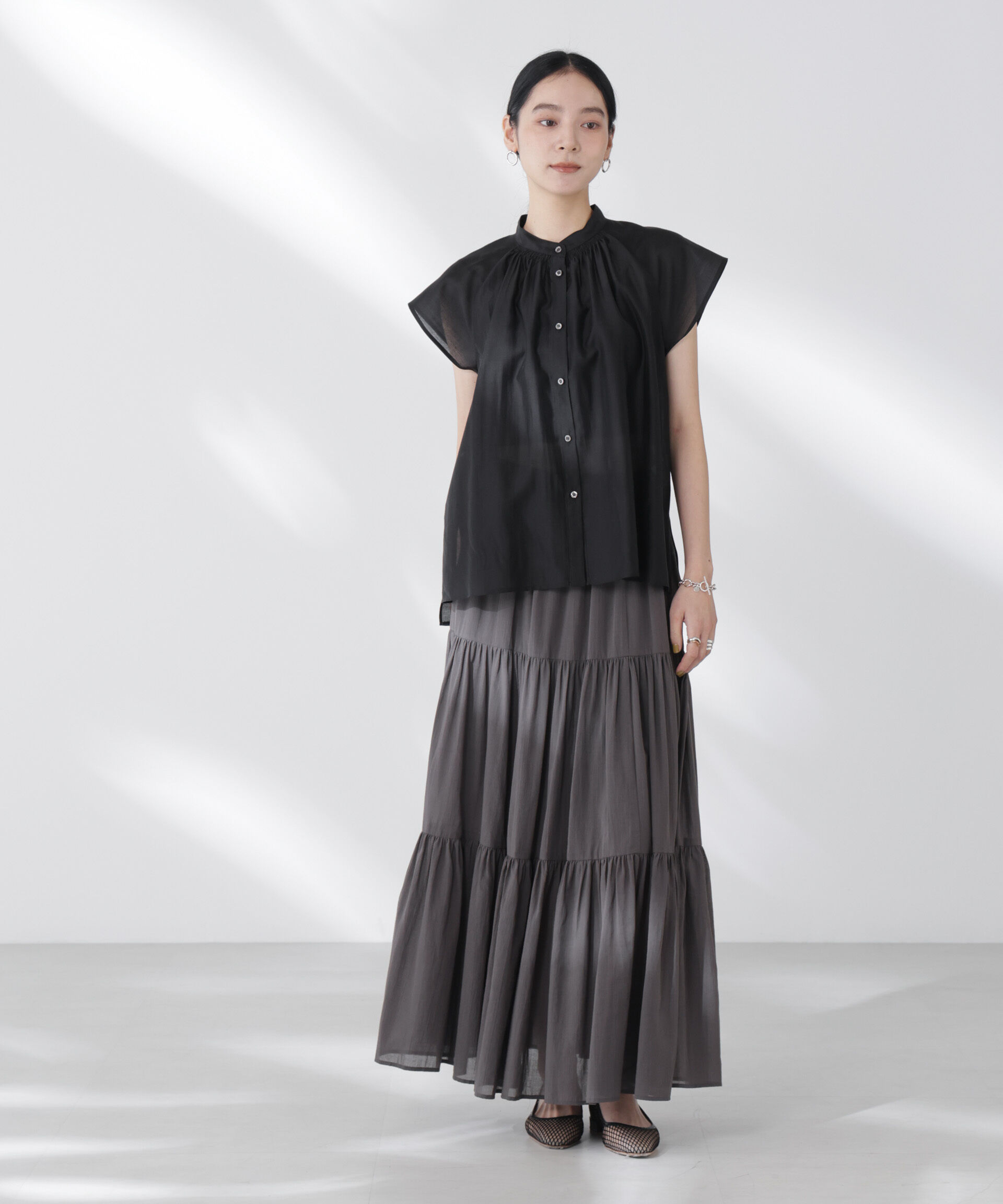 nano･universe「シアーサテンスタンドカラーブラウス」|シャツ・ブラウス|