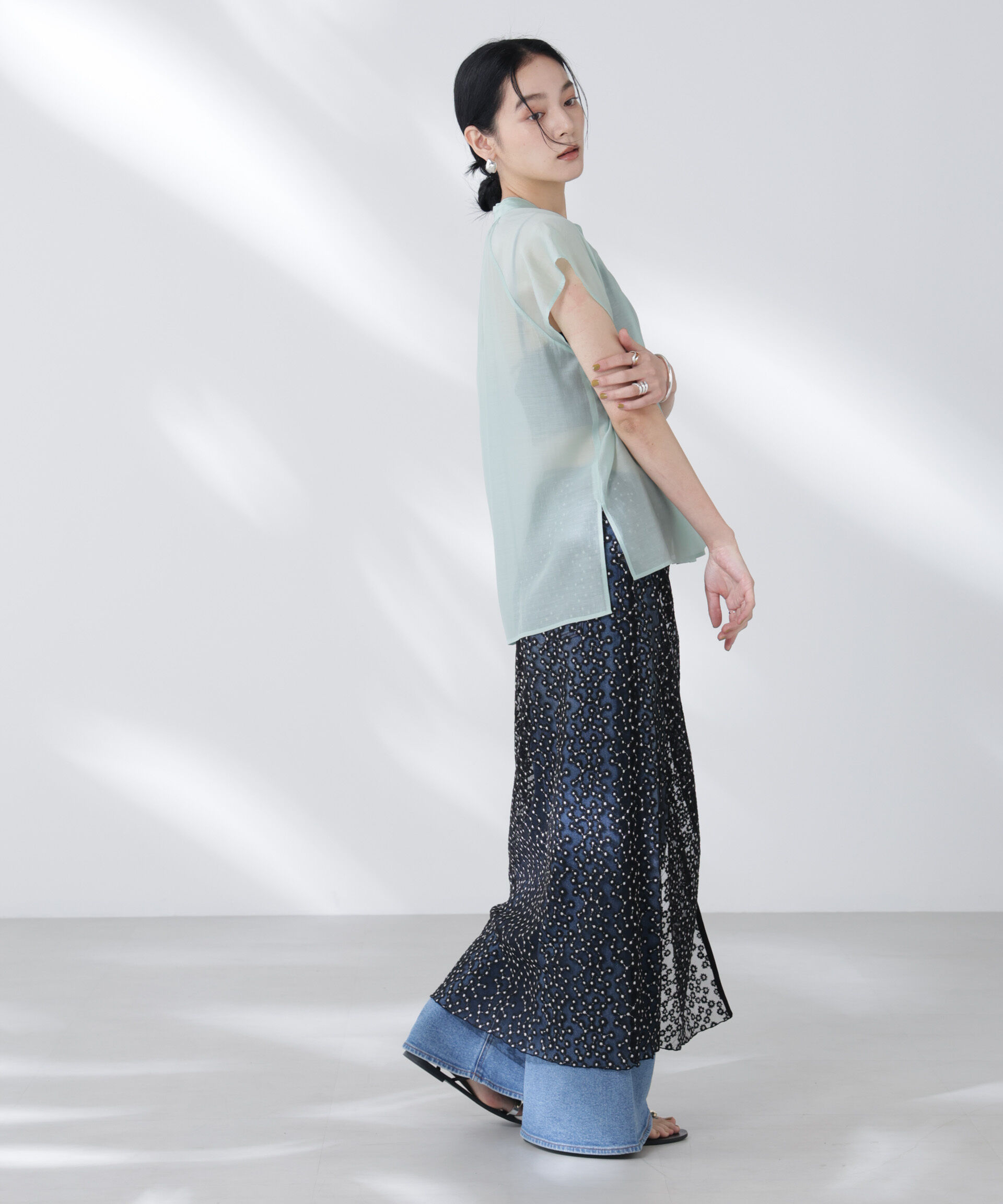 nano･universe「シアーサテンスタンドカラーブラウス」|シャツ・ブラウス|