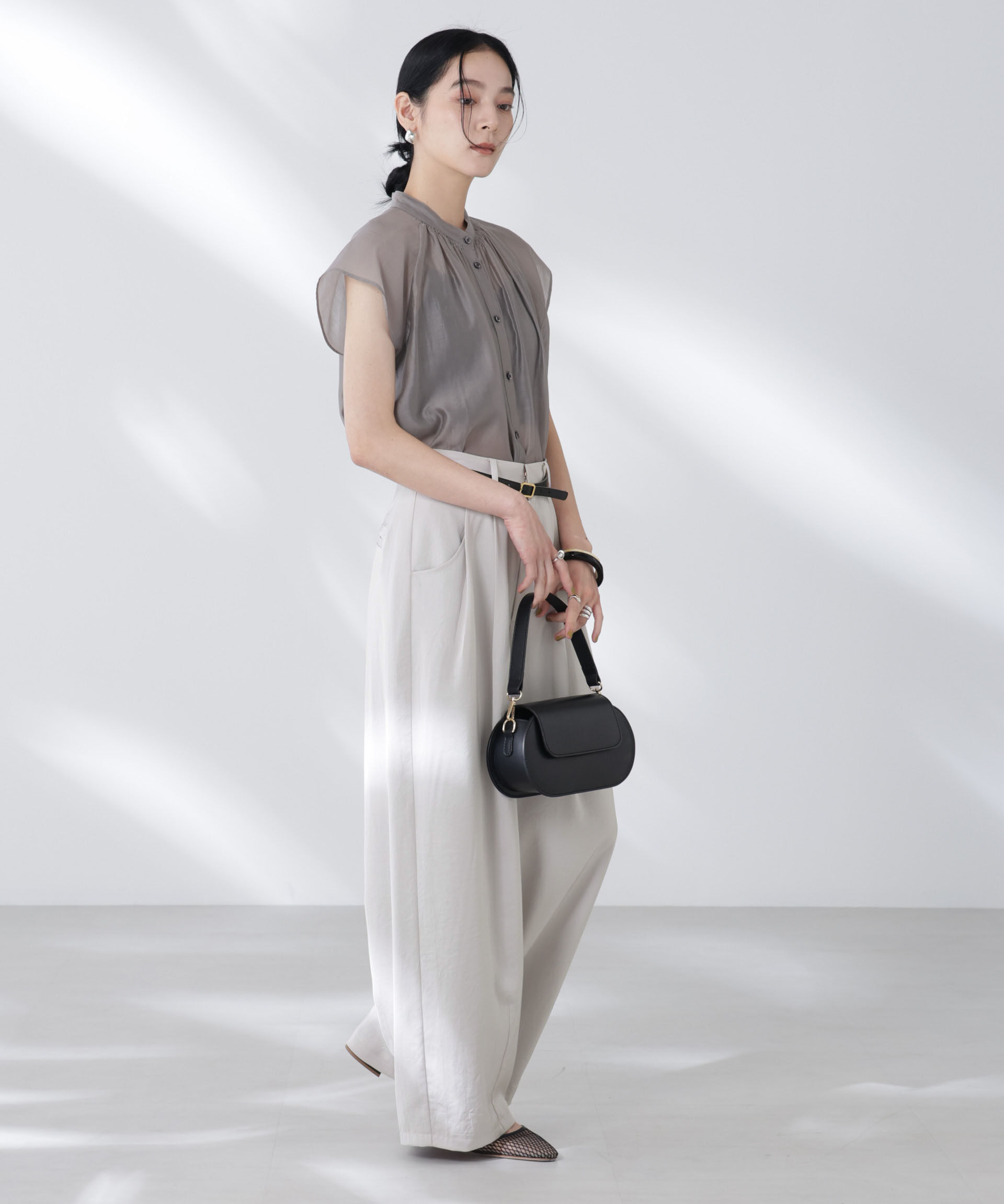 nano･universe「ダルサテンカーブタックパンツ」|チノ|