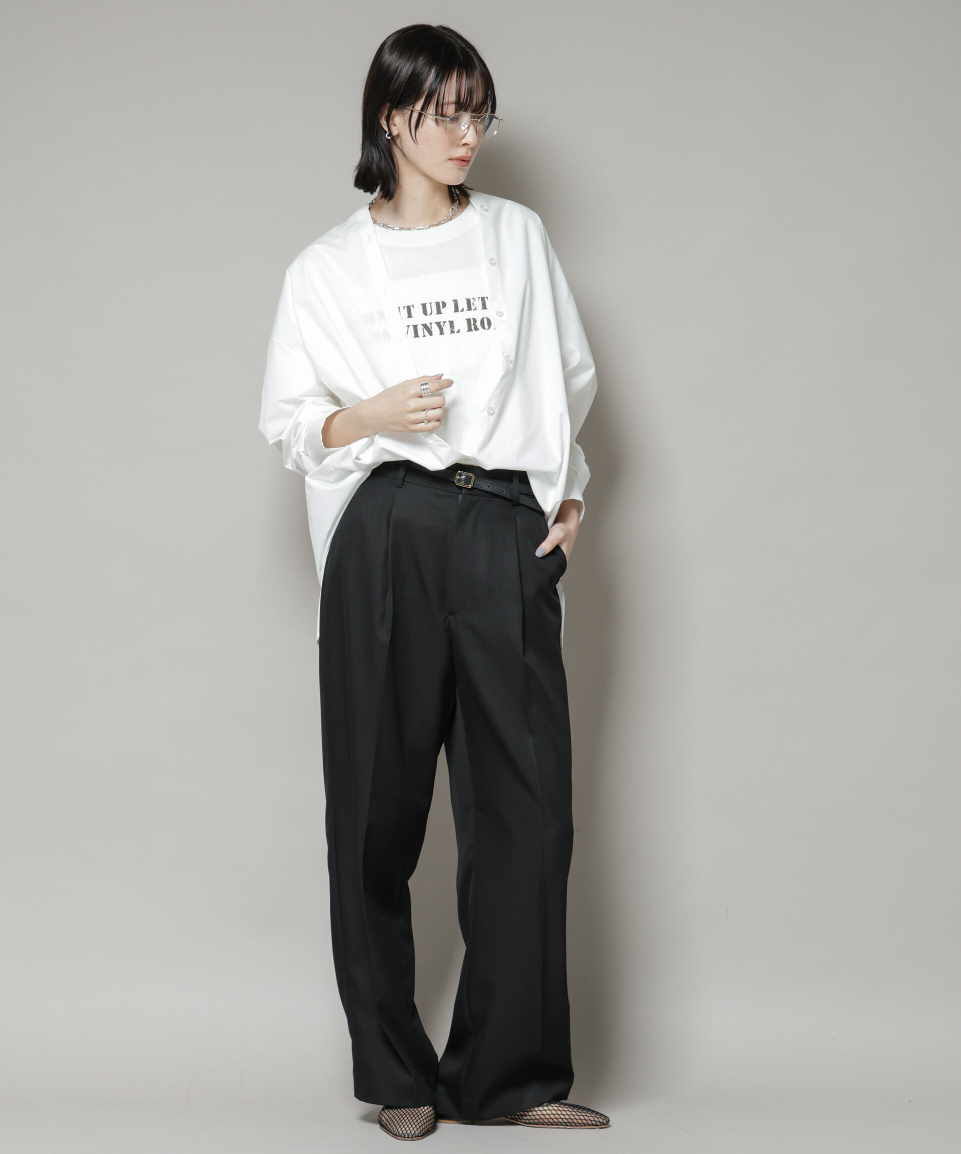 nano･universe「サイドタブセンタープレスセミワイドパンツ」|チノ|