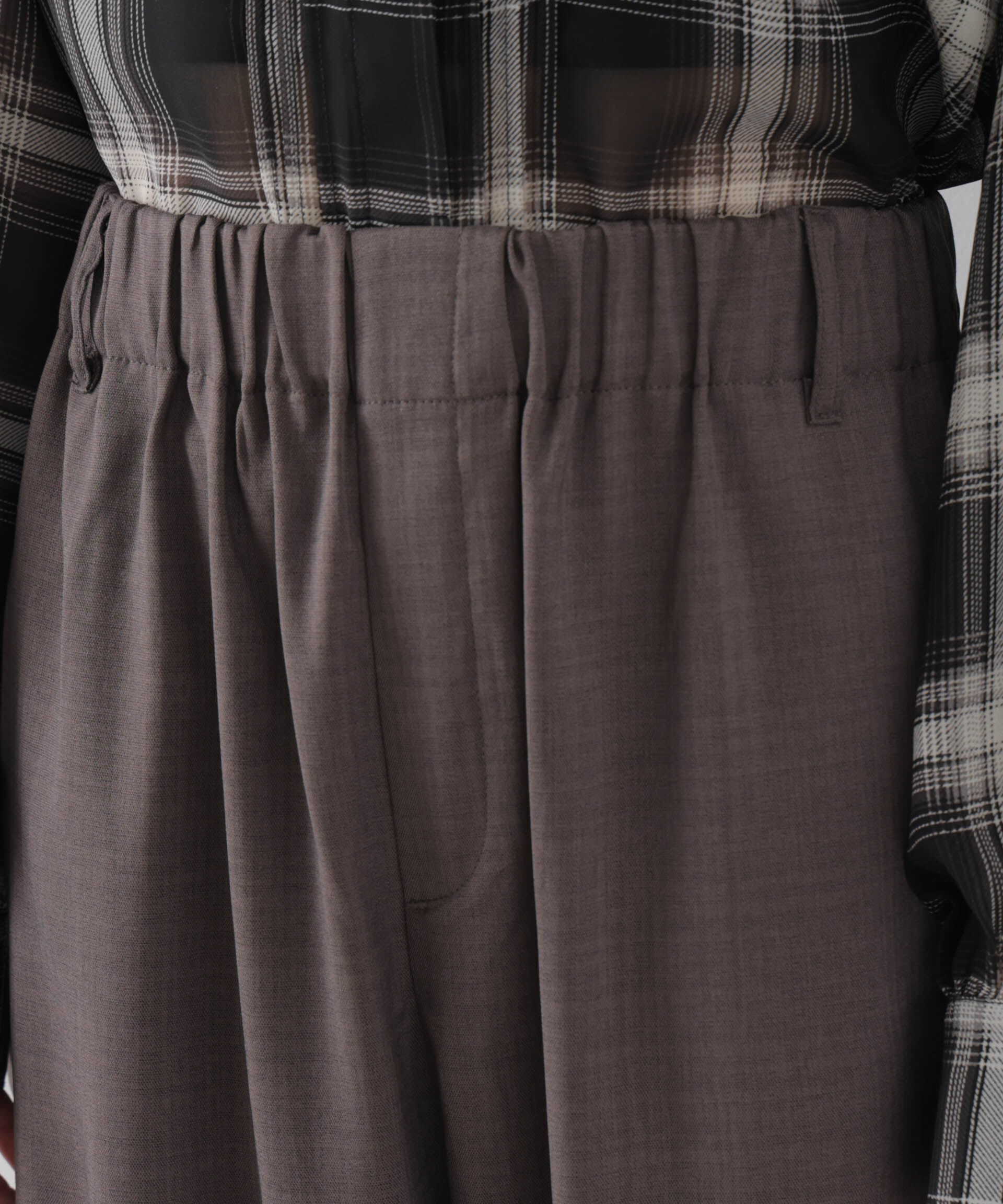 nano･universe「カーブシルエットイージーパンツ(セットアップ可)」|チノ|