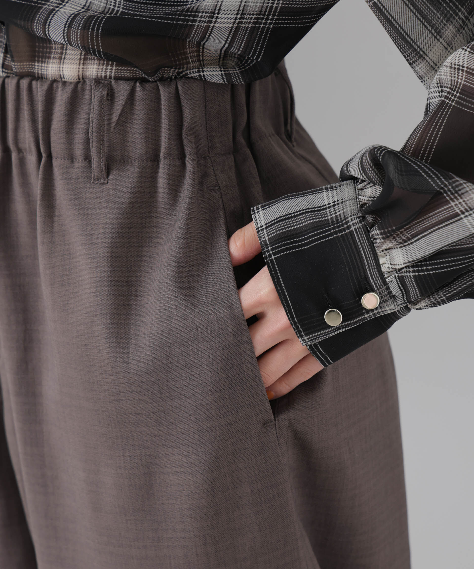 nano･universe「カーブシルエットイージーパンツ(セットアップ可)」|チノ|