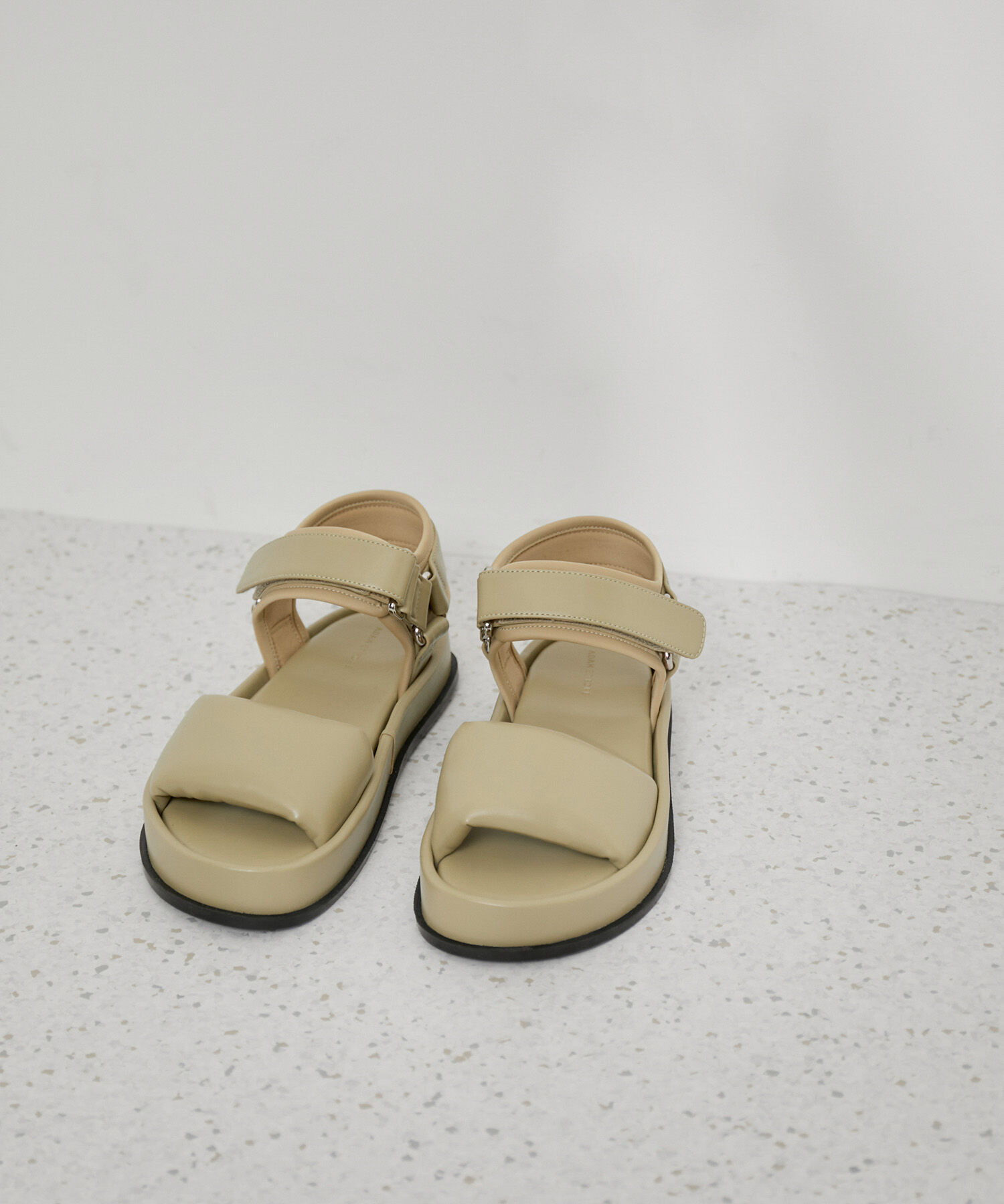 ADAM ET ROPE'「ボリュームパテッドスポサン」|サンダル|オリーブ(37)