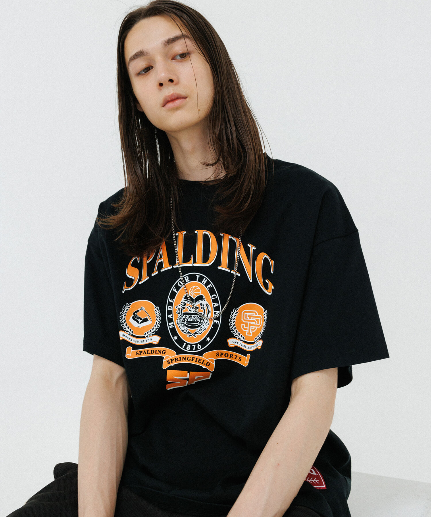 ADAM ET ROPE'「《別注》【SPALDING/スポルディング】COLLEGE BASKETBALL CLUB LIKE DESIGN TEE / UNISEX」|Tシャツ・カットソー|