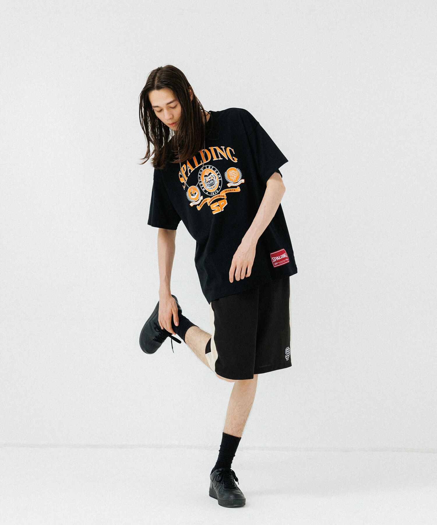 ADAM ET ROPE'「《別注》【SPALDING/スポルディング】COLLEGE BASKETBALL CLUB LIKE DESIGN TEE / UNISEX」|Tシャツ・カットソー|