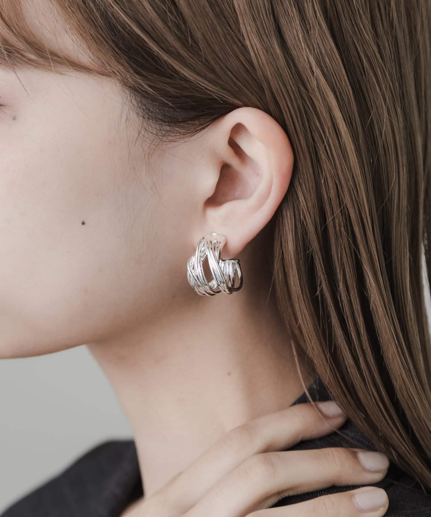 SMELLY「メタルラインビッグイヤリング」|イヤリング|シルバー