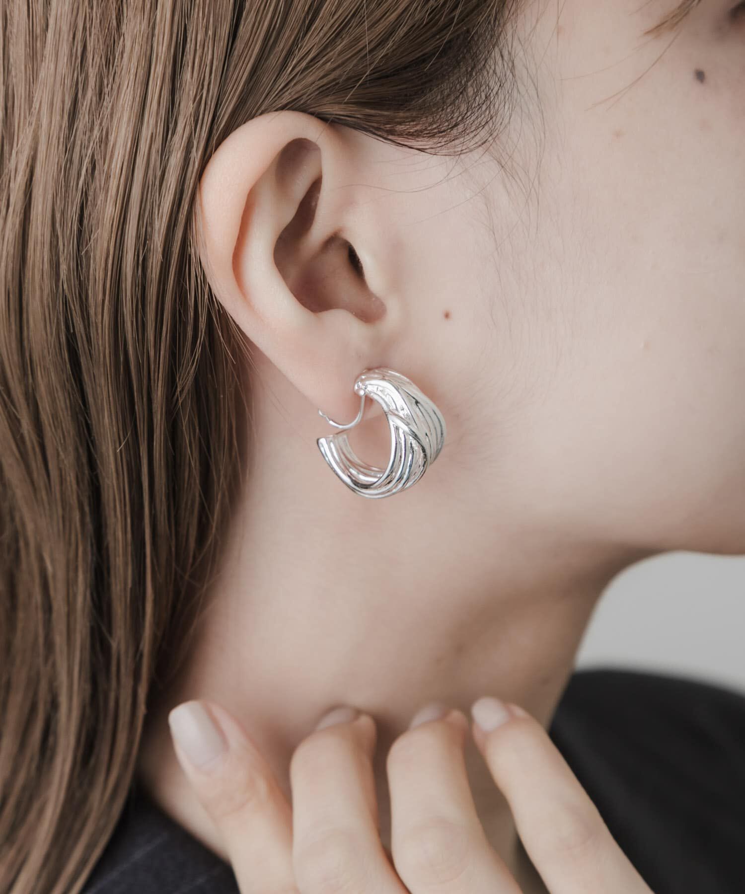 SMELLY「メタルラインビッグイヤリング」|イヤリング|