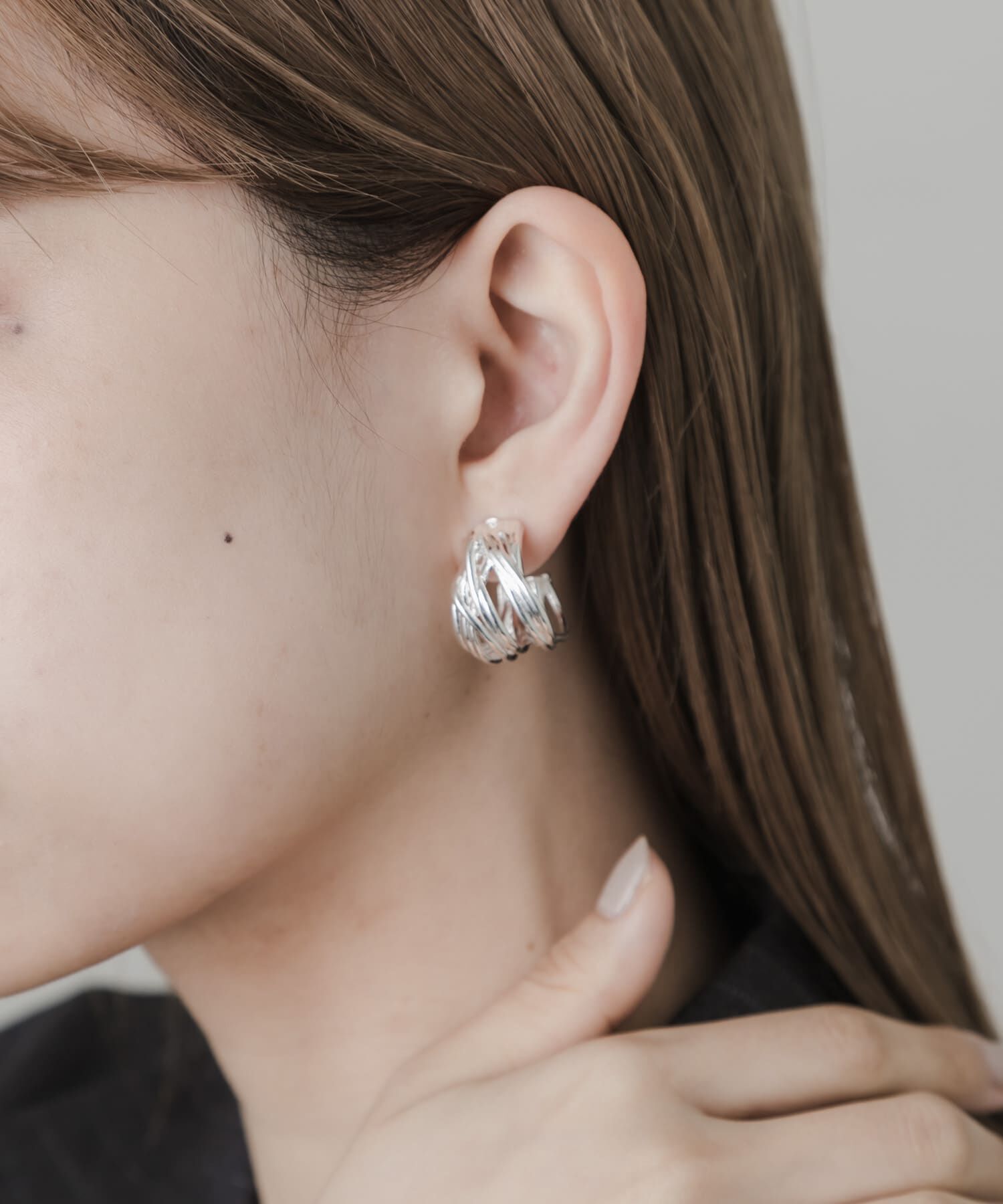 SMELLY「メタルラインビッグイヤリング」|イヤリング|