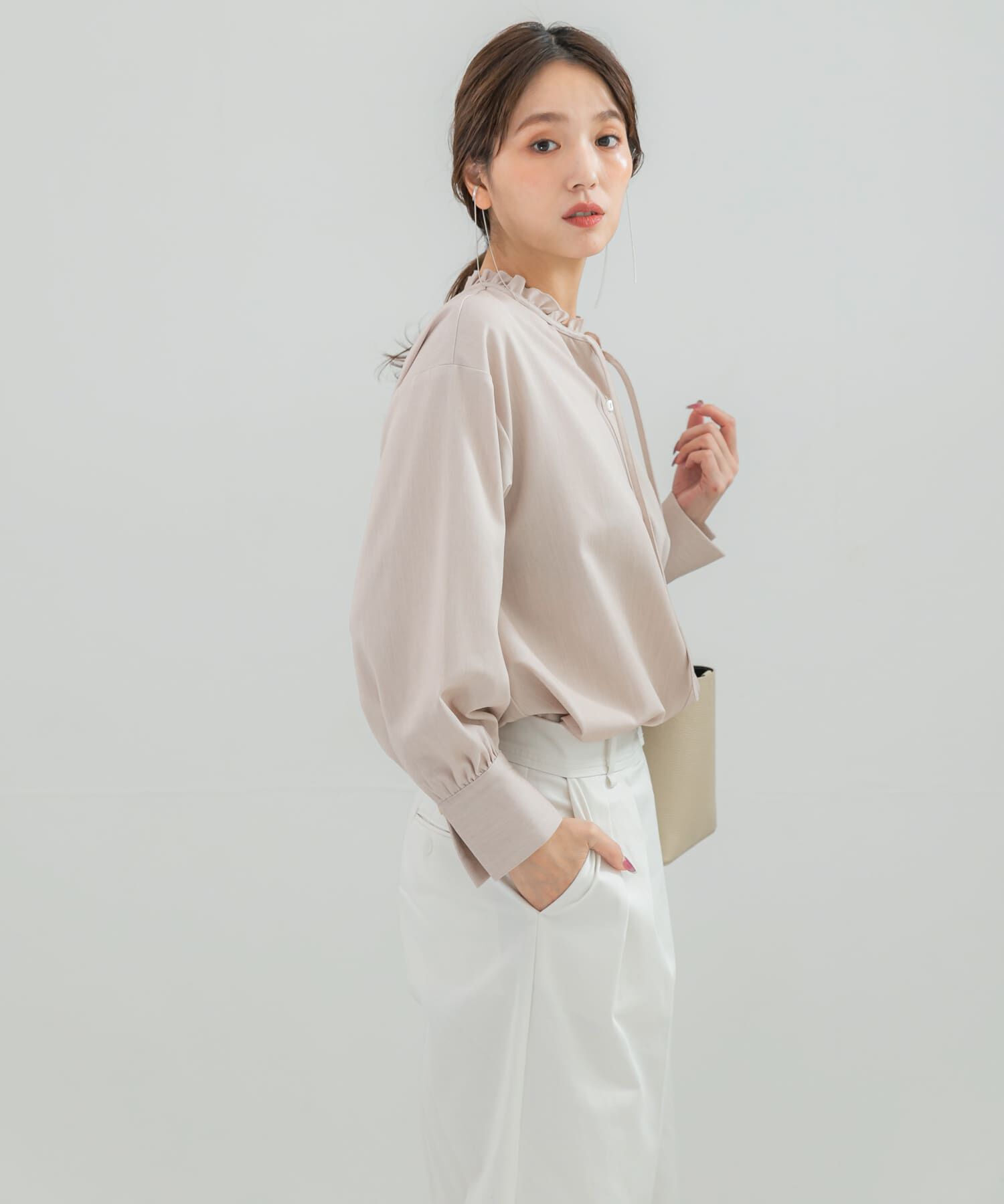 URBAN RESEARCH ROSSO「フリルネックデニムブラウス」|シャツ・ブラウス|