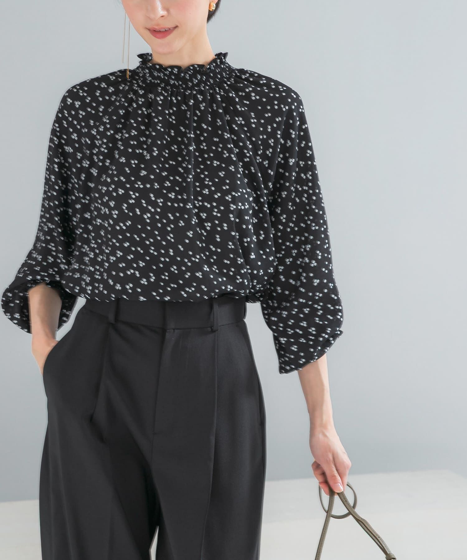 URBAN RESEARCH ROSSO「『WEB/一部店舗限定』ウォッシャブルランダムドットブラウス」|シャツ・ブラウス|