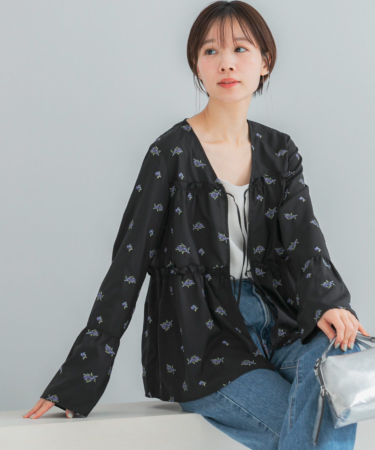 URBAN RESEARCH ROSSO「フラワー刺繍ギャザーブラウス」|シャツ・ブラウス|ブラック