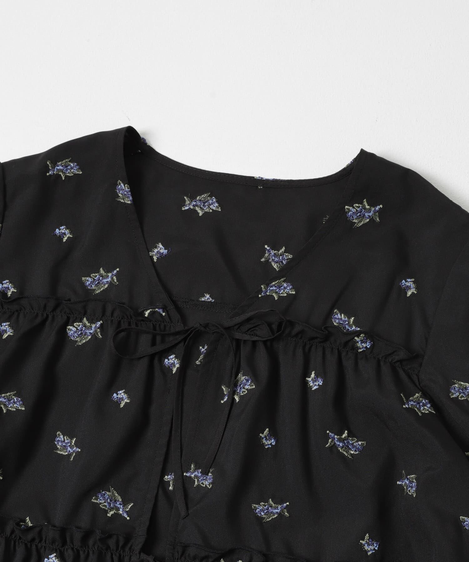 URBAN RESEARCH ROSSO「フラワー刺繍ギャザーブラウス」|シャツ・ブラウス|