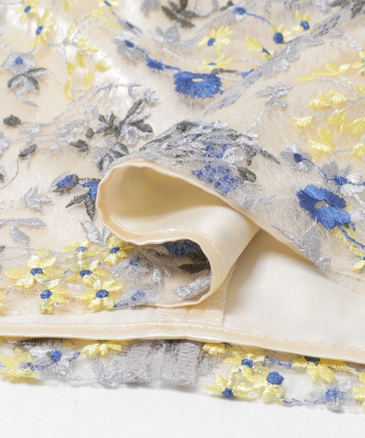 URBAN RESEARCH ROSSO「フラワー刺繍セミシアーブラウス」|シャツ・ブラウス|