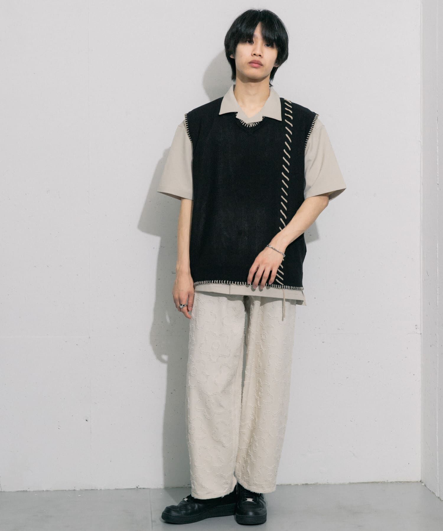 SENSE OF PLACE by URBAN RESEARCH「ブランケットステッチVネックベスト」|ベスト・ジレ|