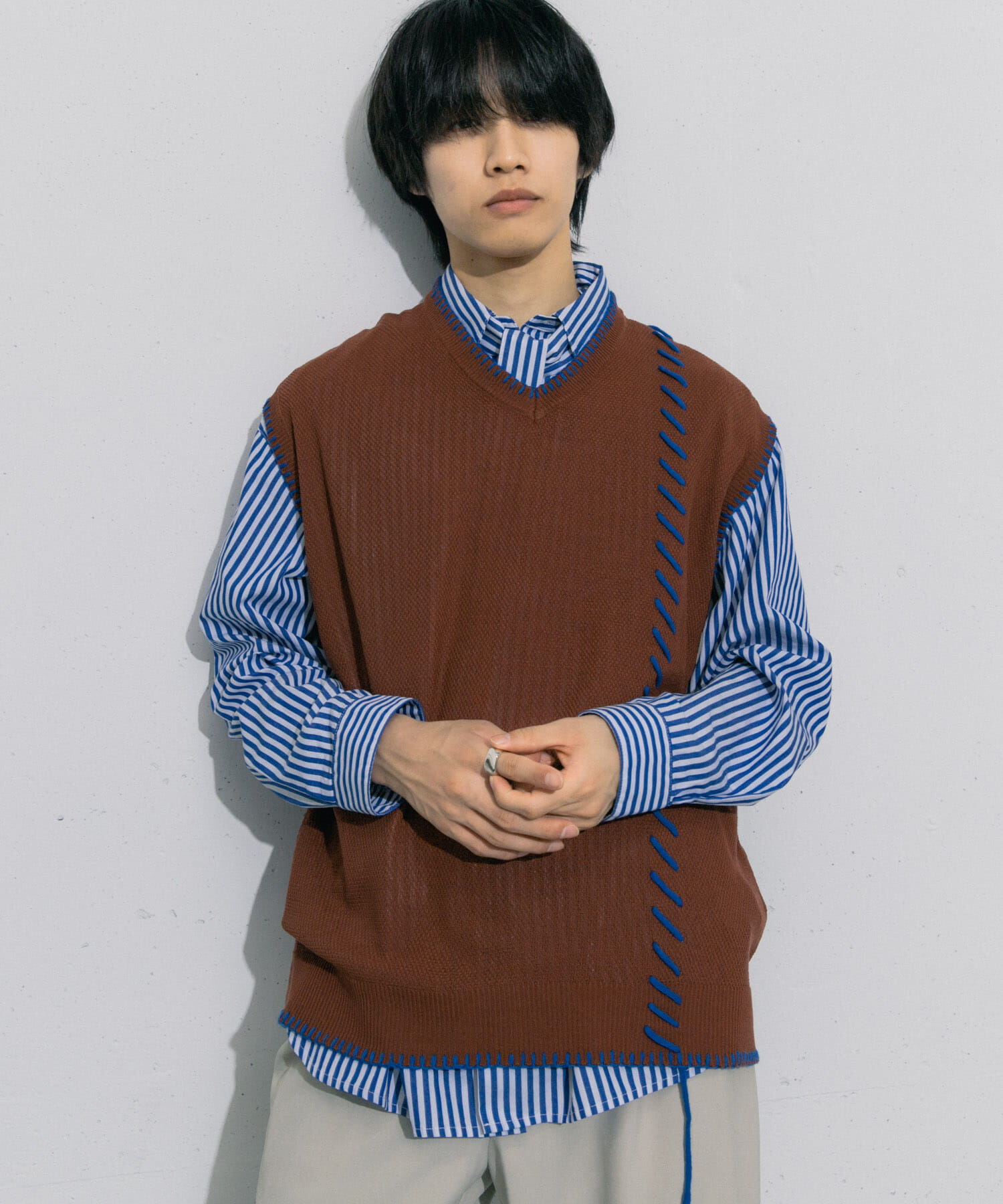 SENSE OF PLACE by URBAN RESEARCH「ブランケットステッチVネックベスト」|ベスト・ジレ|