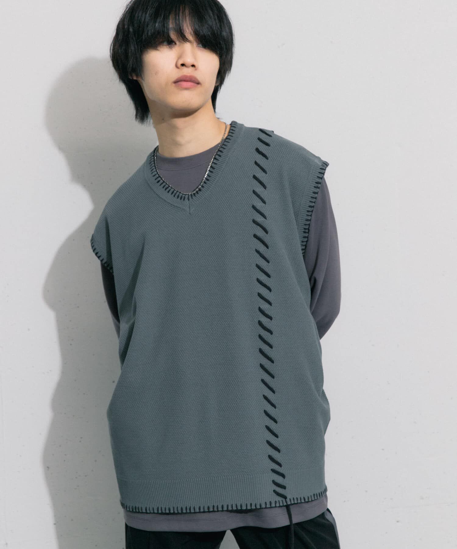 SENSE OF PLACE by URBAN RESEARCH「ブランケットステッチVネックベスト」|ベスト・ジレ|