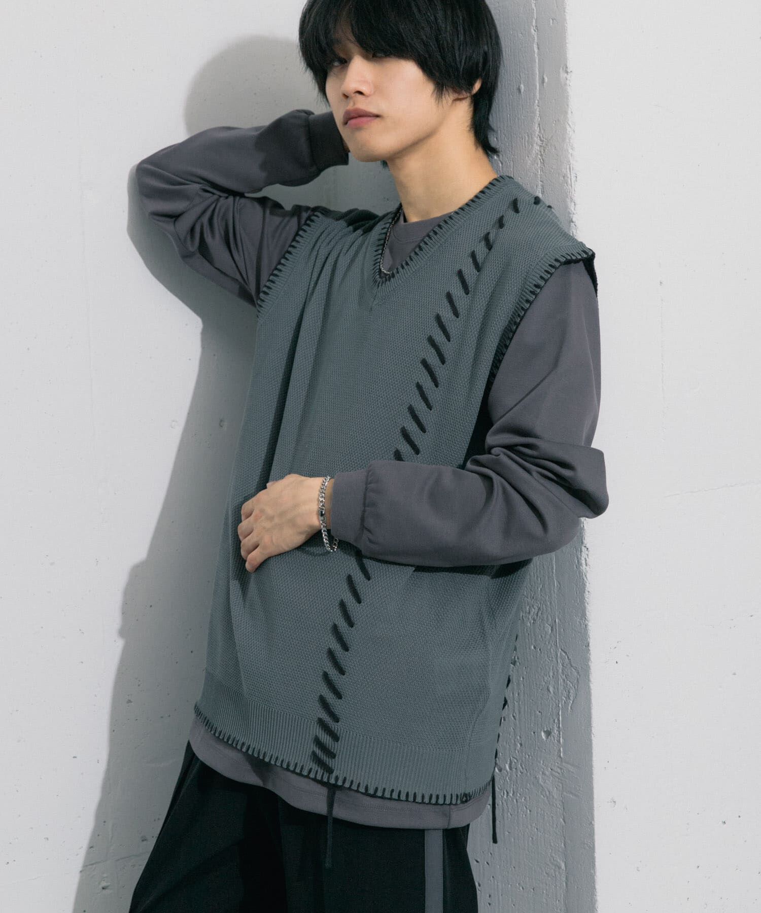 SENSE OF PLACE by URBAN RESEARCH「ブランケットステッチVネックベスト」|ベスト・ジレ|