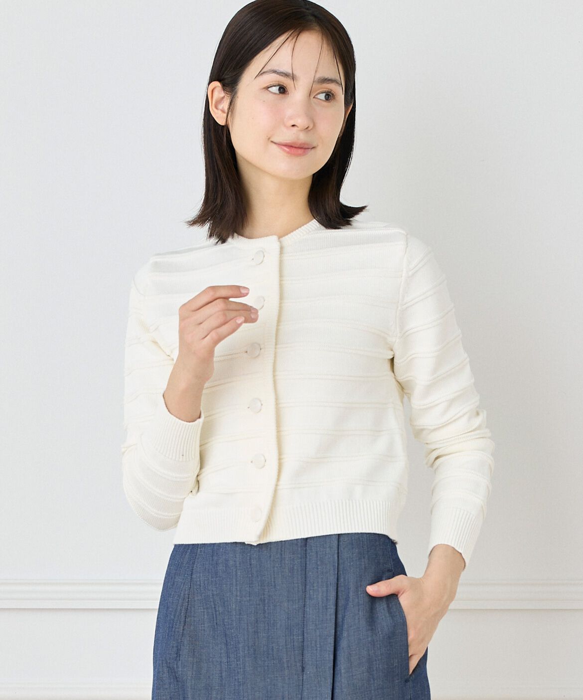 INED「《大きいサイズ》ボーダー柄カーディガン」|カーディガン|オフホワイト1