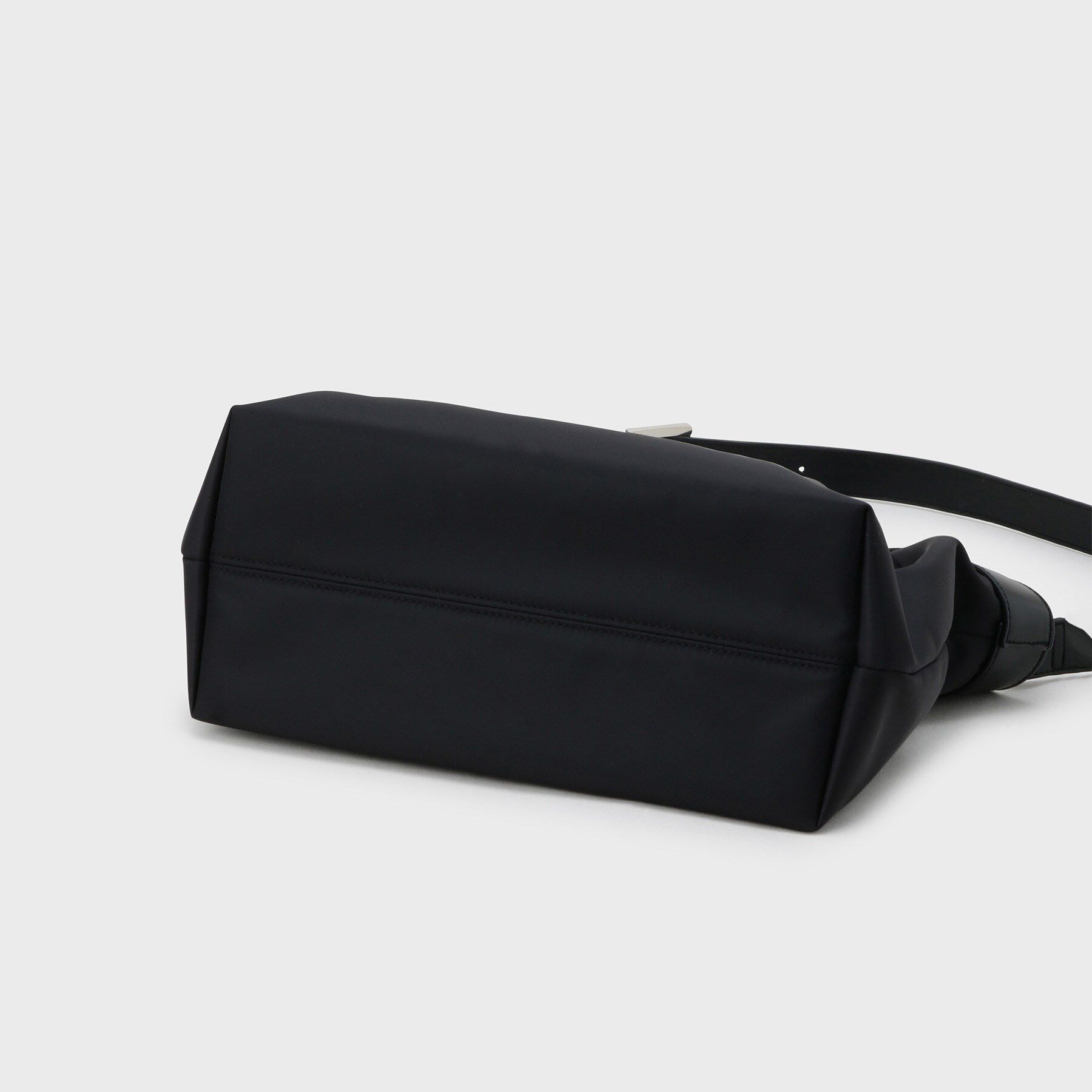 UNTITLED「ワイドナイロントート」|トートバッグ|