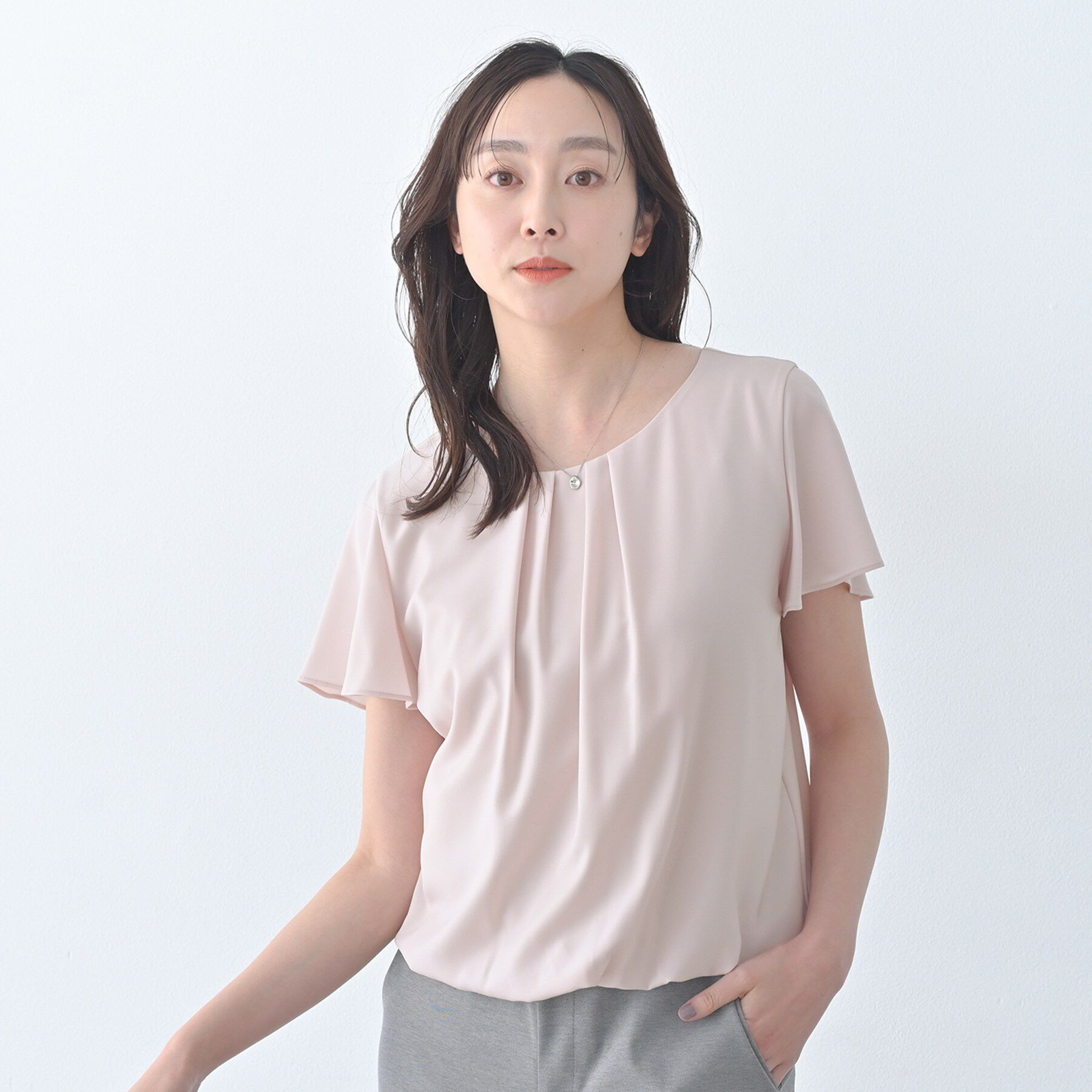 UNTITLED「パウダリータックブラウス」|シャツ・ブラウス|