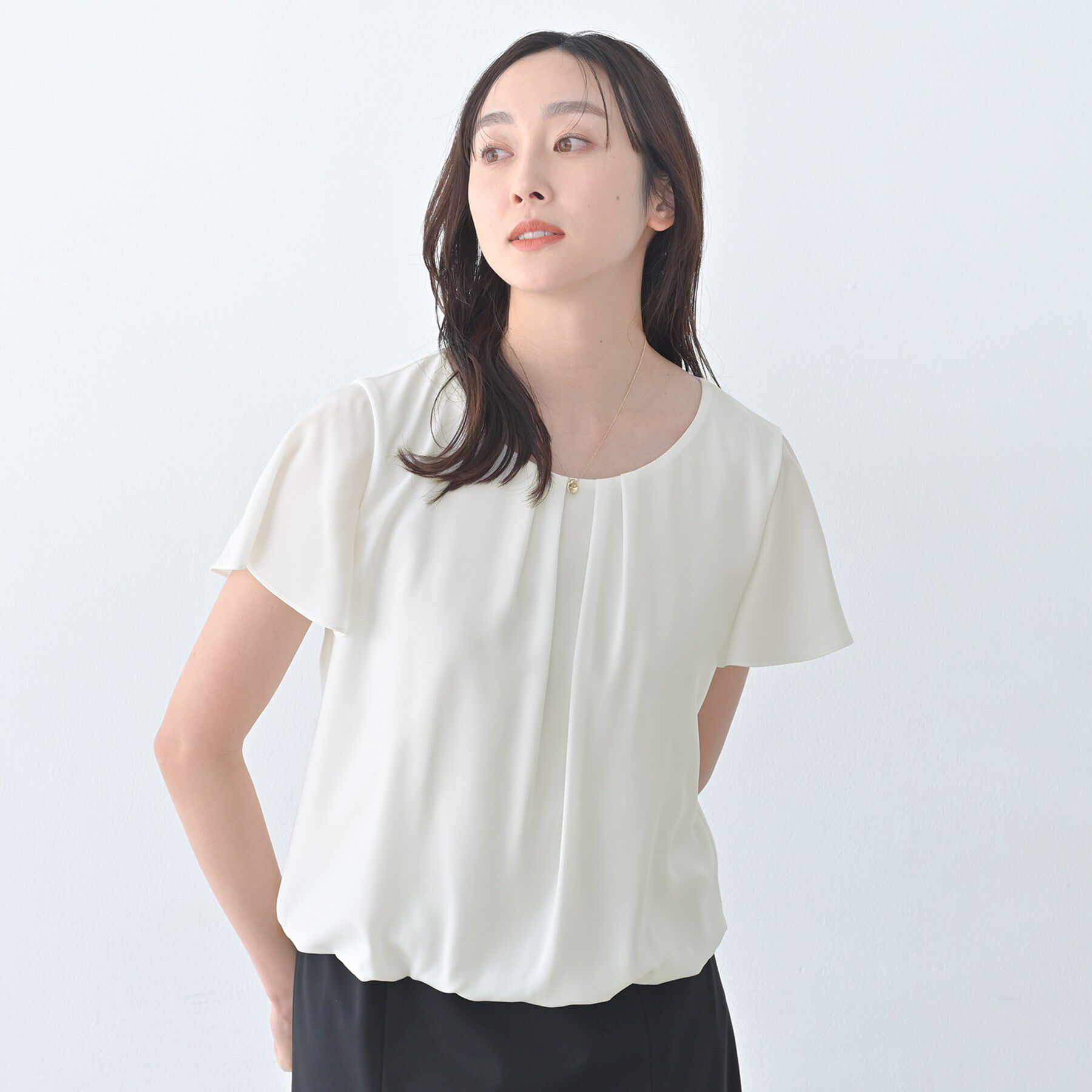 UNTITLED「パウダリータックブラウス」|シャツ・ブラウス|