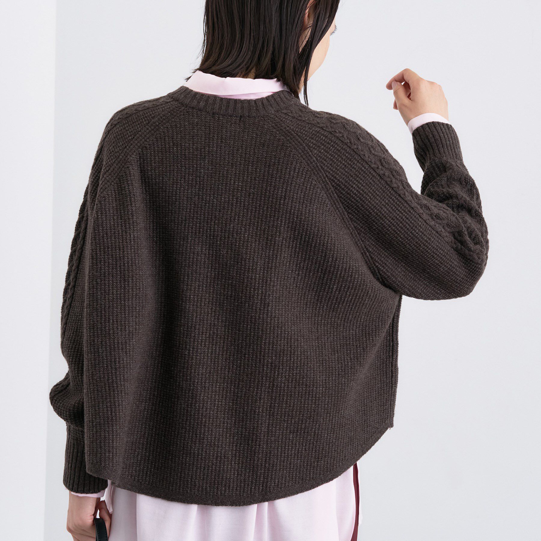 INDIVI「【洗える】ケーブルデザイン ラウンドヘムニット」|ニット・セーター|