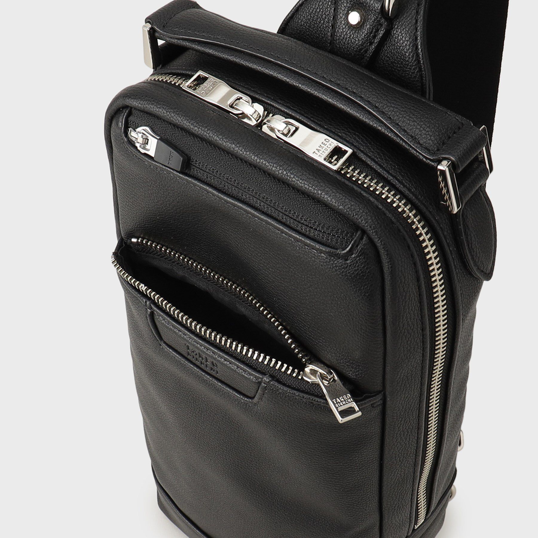 TAKEO KIKUCHI「薄マチ スマート 大人　ワンショルダーバッグ」|ショルダー・メッセンジャー|