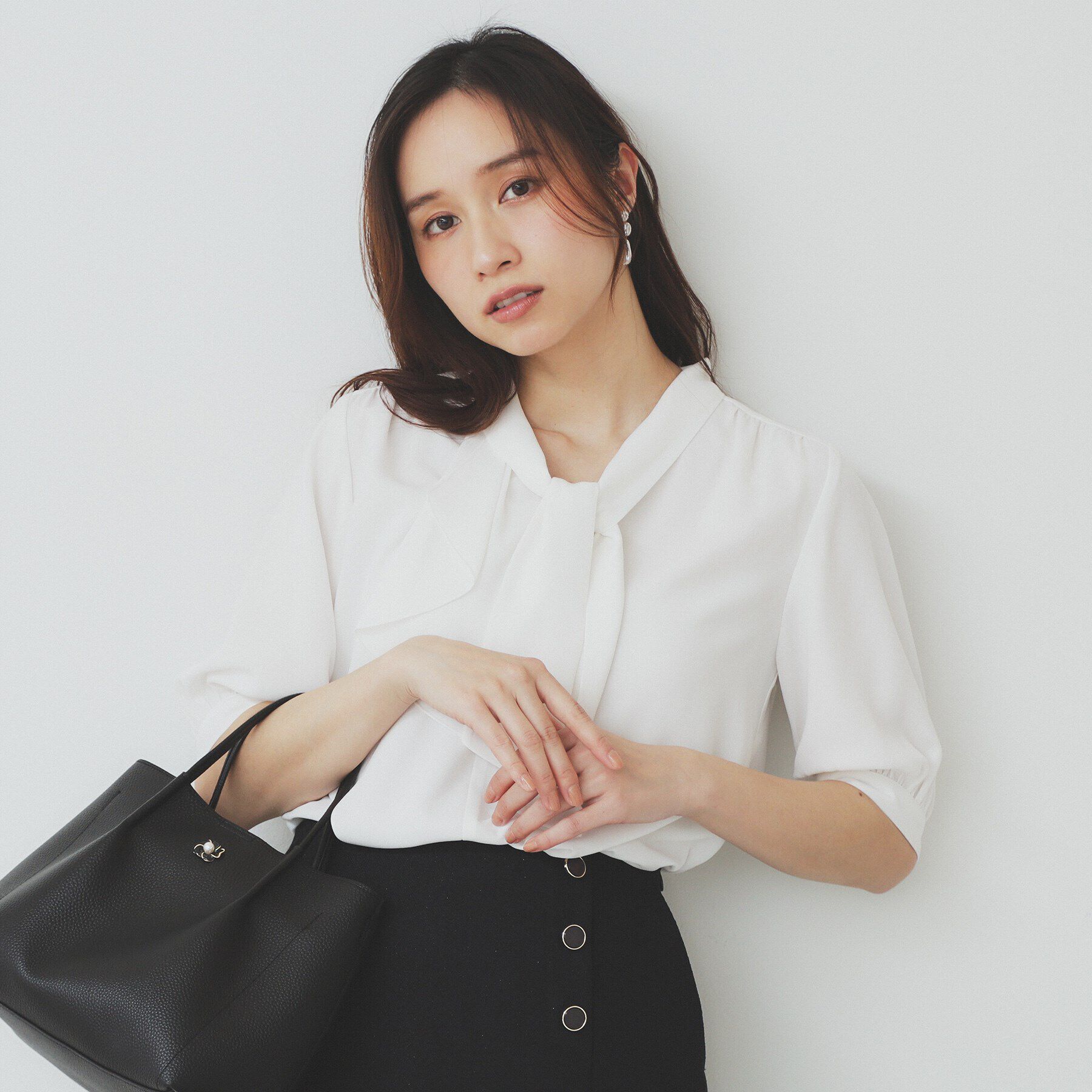 index「ラッフルボウタイブラウス【洗濯機洗い可/イージーアイロン】」|シャツ・ブラウス|オフホワイト(003