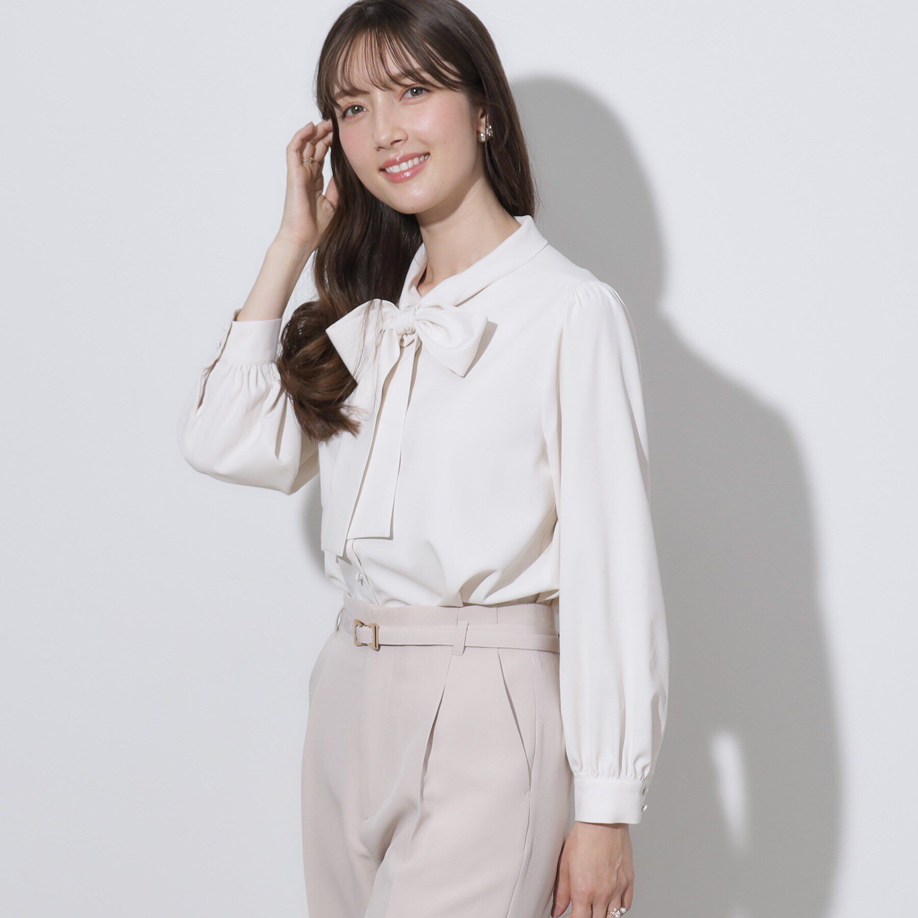 Couture broach「【セレモニーシーン/お仕事にも】リボンタイチュニックブラウス」|シャツ・ブラウス|