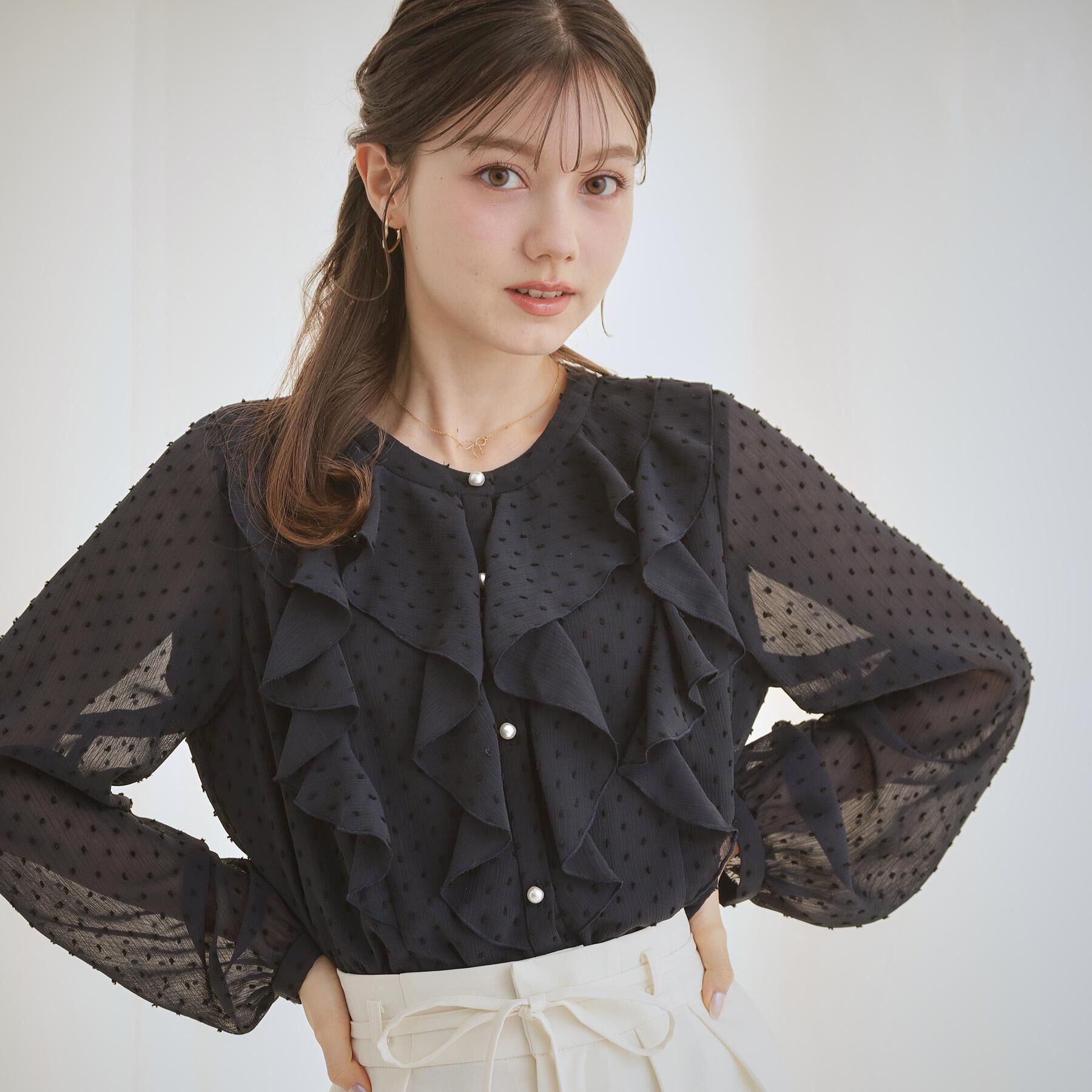 Couture broach「【洗える・着映え】ドビードット フリルブラウス」|シャツ・ブラウス|ネイビー(094)