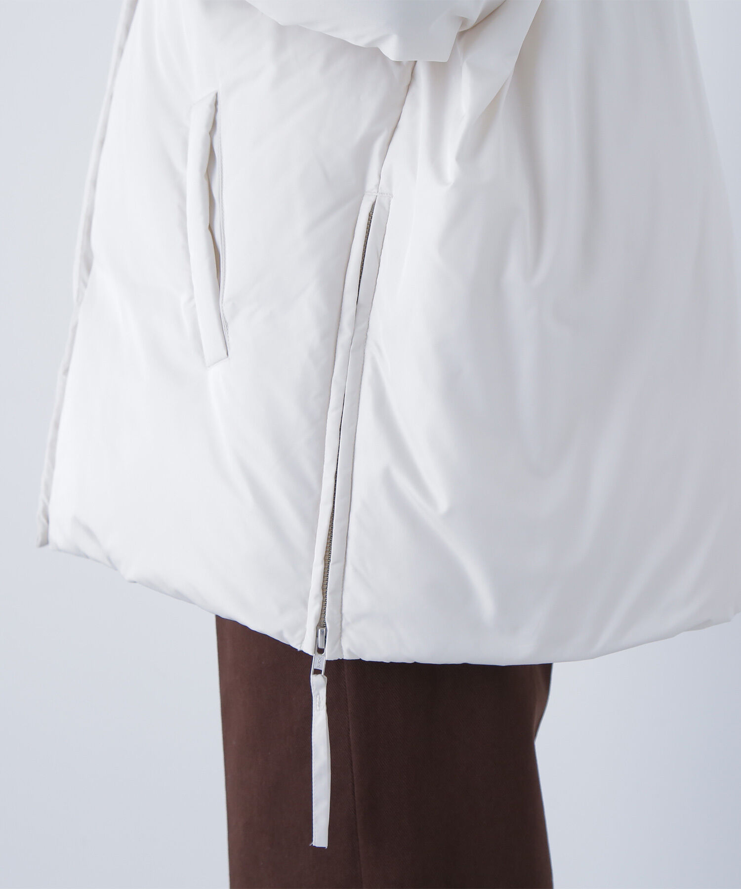  「シームレスミドルダウン」|ブルゾン・スタジャン|