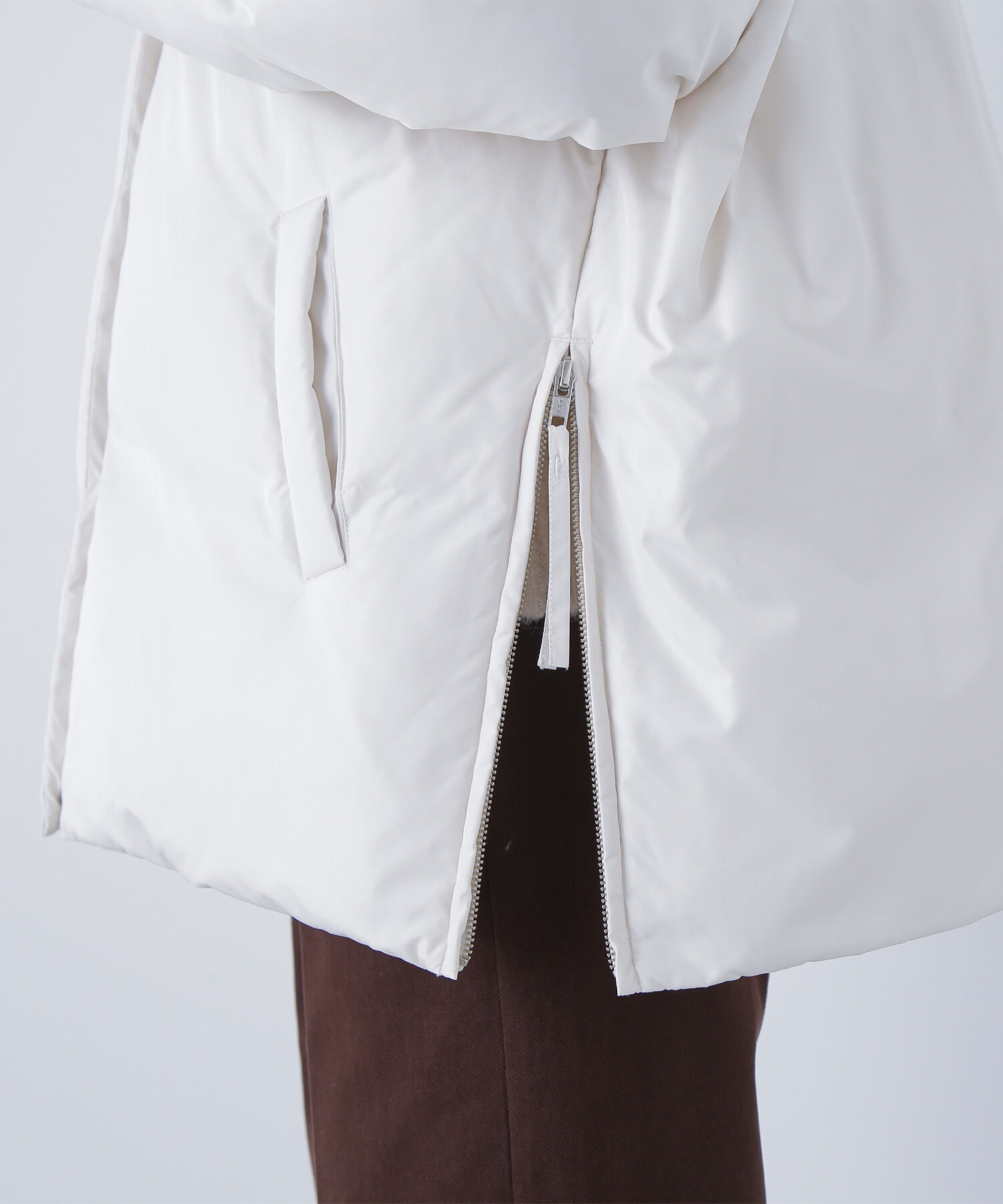  「シームレスミドルダウン」|ブルゾン・スタジャン|