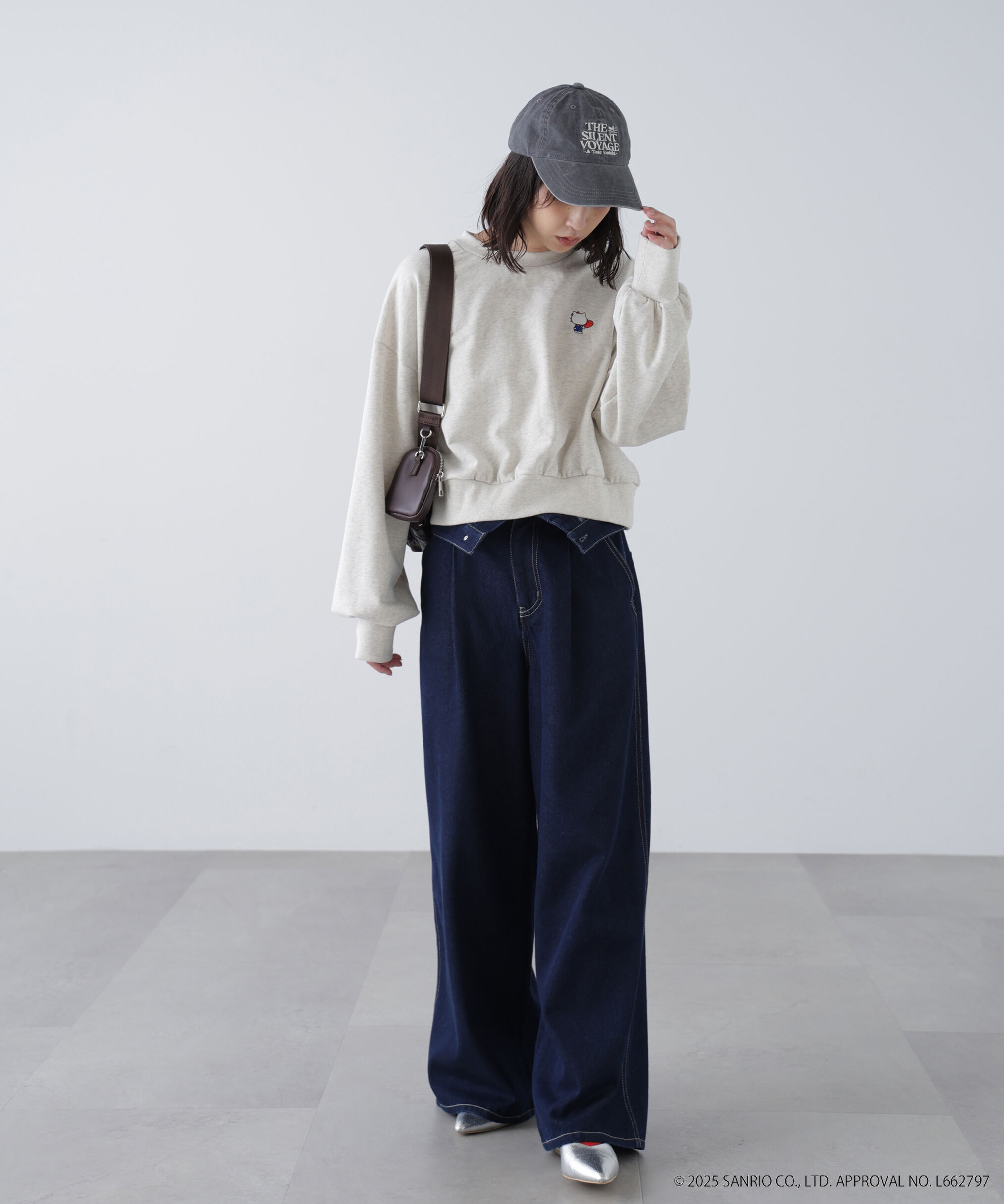  「ｻﾝﾘｵｷｬﾗｸﾀｰｽﾞｺﾗﾎﾞ SHORT SWEAT ｼｮｰﾄｽｳｪｯﾄ 胸KITTY&times; 」|Tシャツ・カットソー|