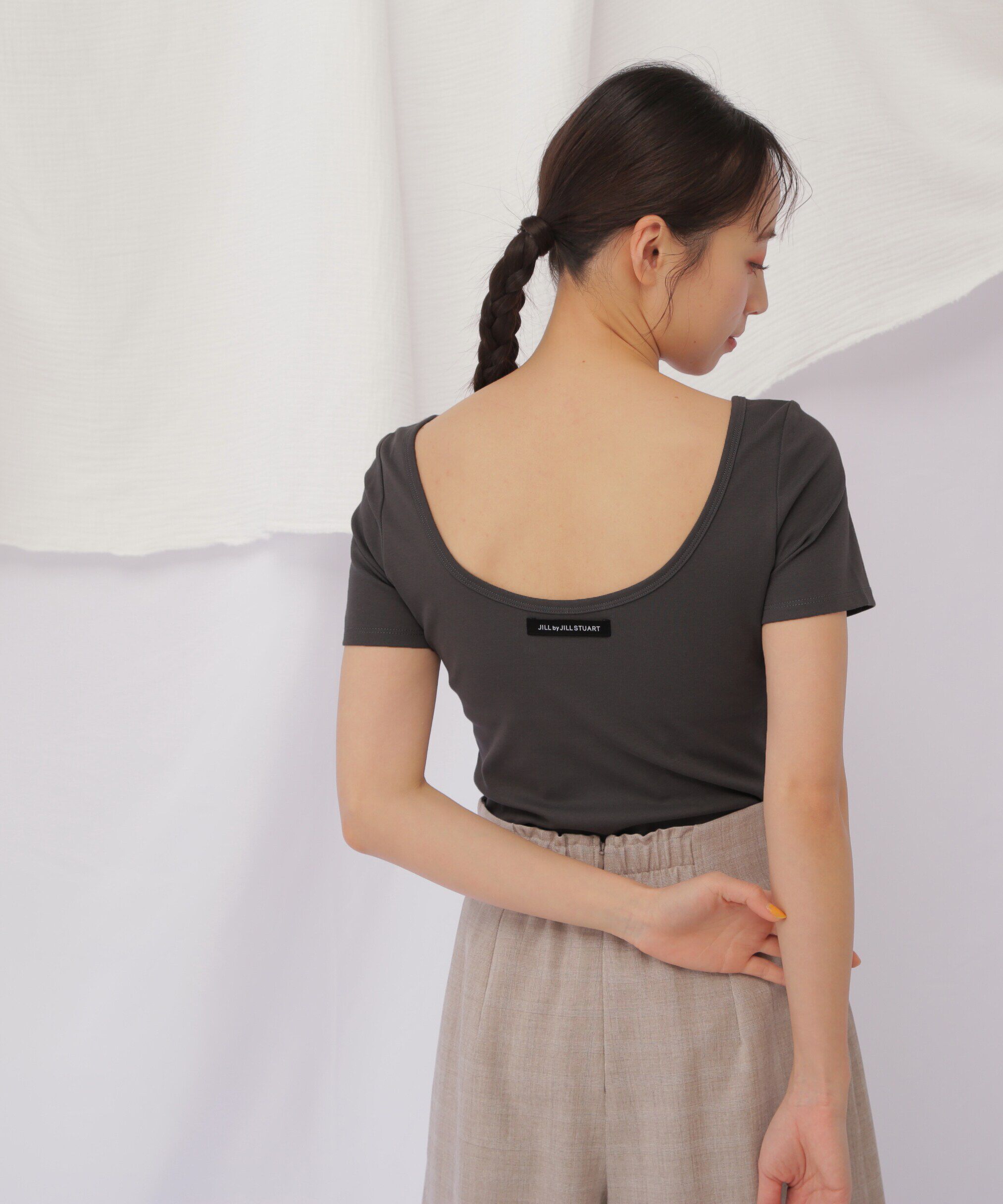  「《JILL by BASIC》カップ付きTシャツ」|Tシャツ・カットソー|