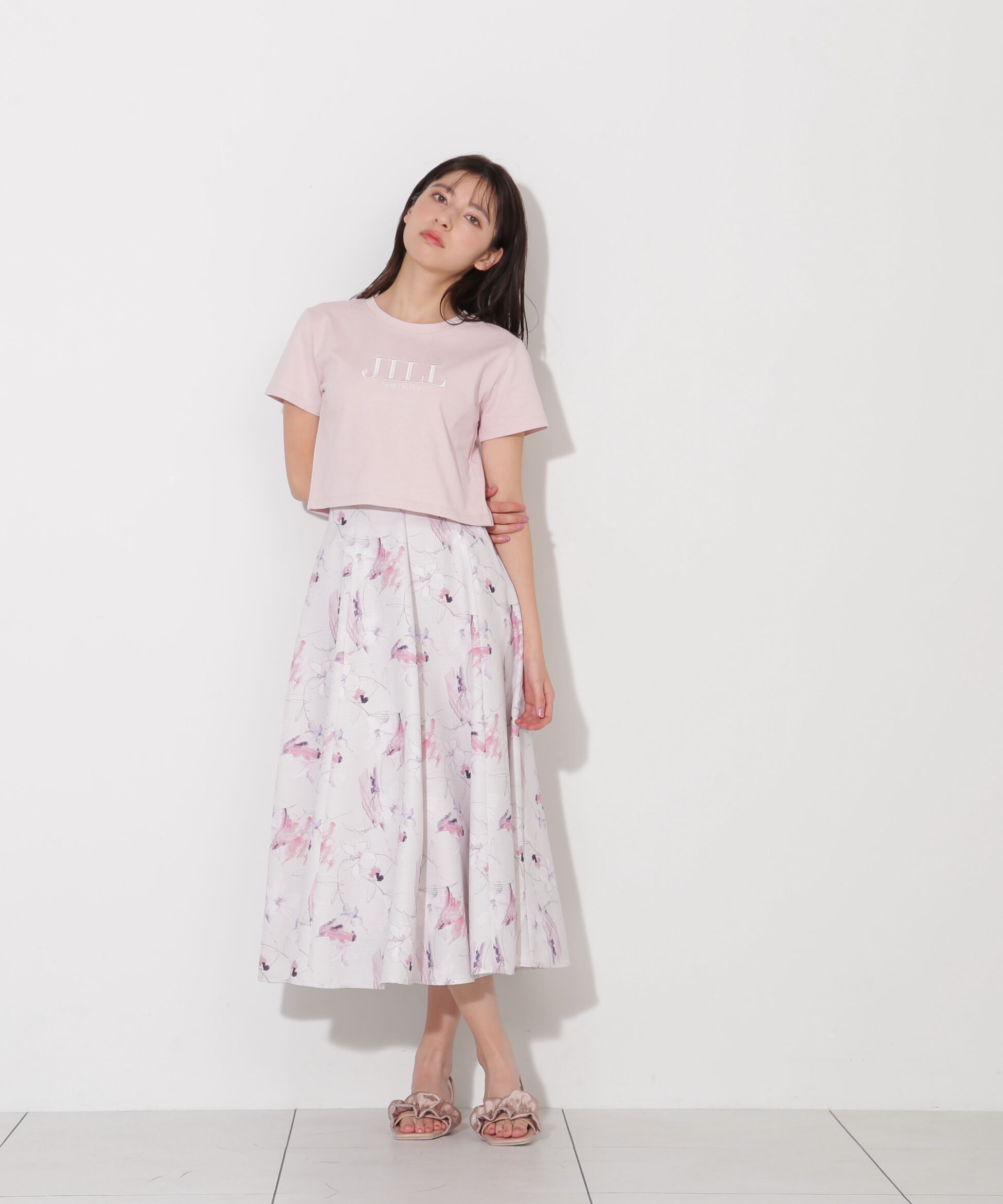  「ショート丈刺繍ロゴTシャツオーガニックコットン」|Tシャツ・カットソー|