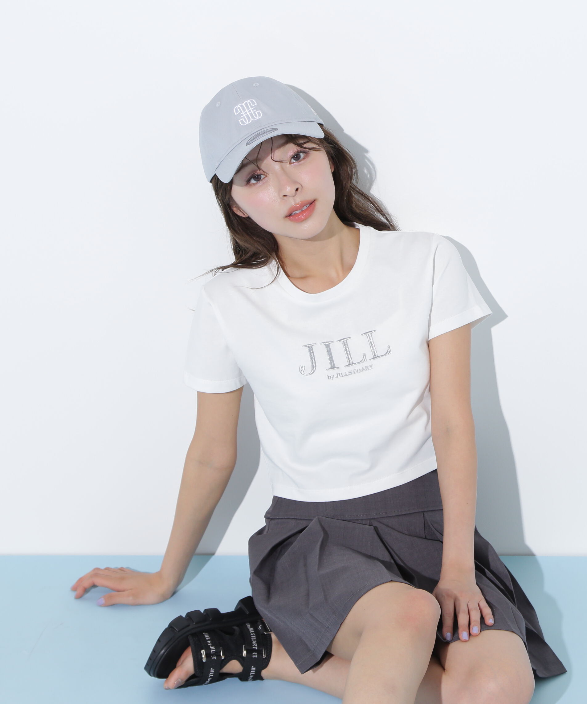  「ショート丈刺繍ロゴTシャツオーガニックコットン」|Tシャツ・カットソー|