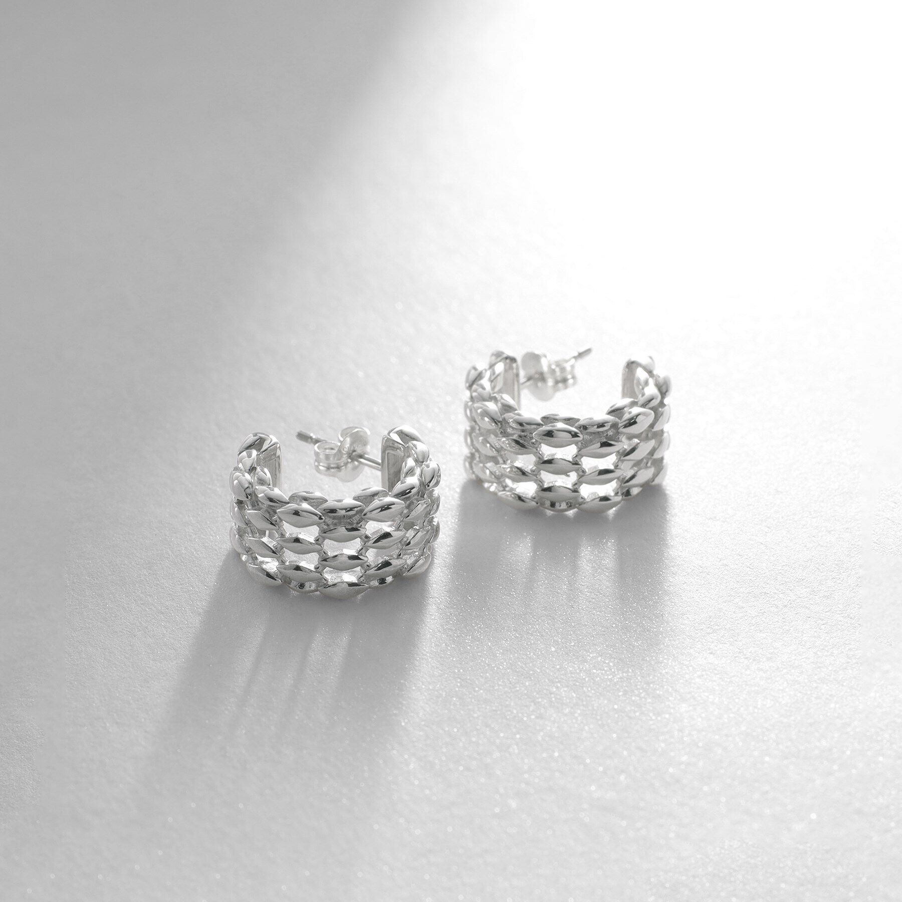 COCOSHNIK ONKITSCH「シルバー スモールフープ マーキスメッシュ ピアス」|ピアス|