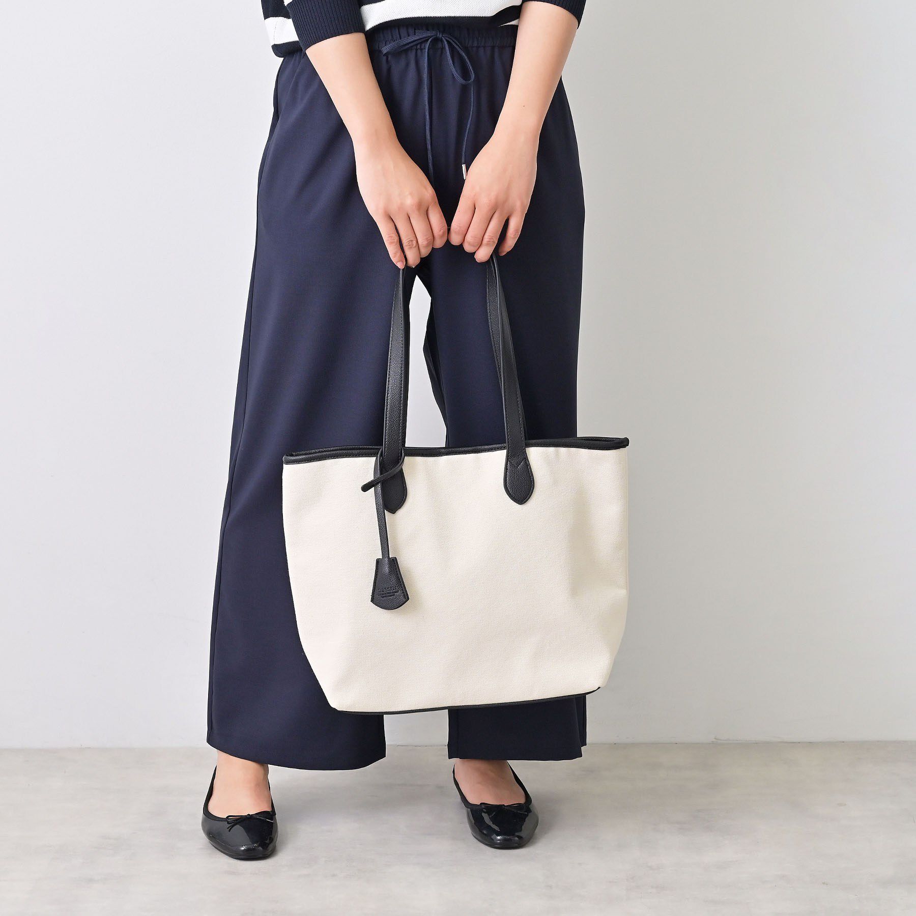 Dessin「【A4収納可】キャンバス&times;レザー調トート」|トートバッグ|ブラック(519)