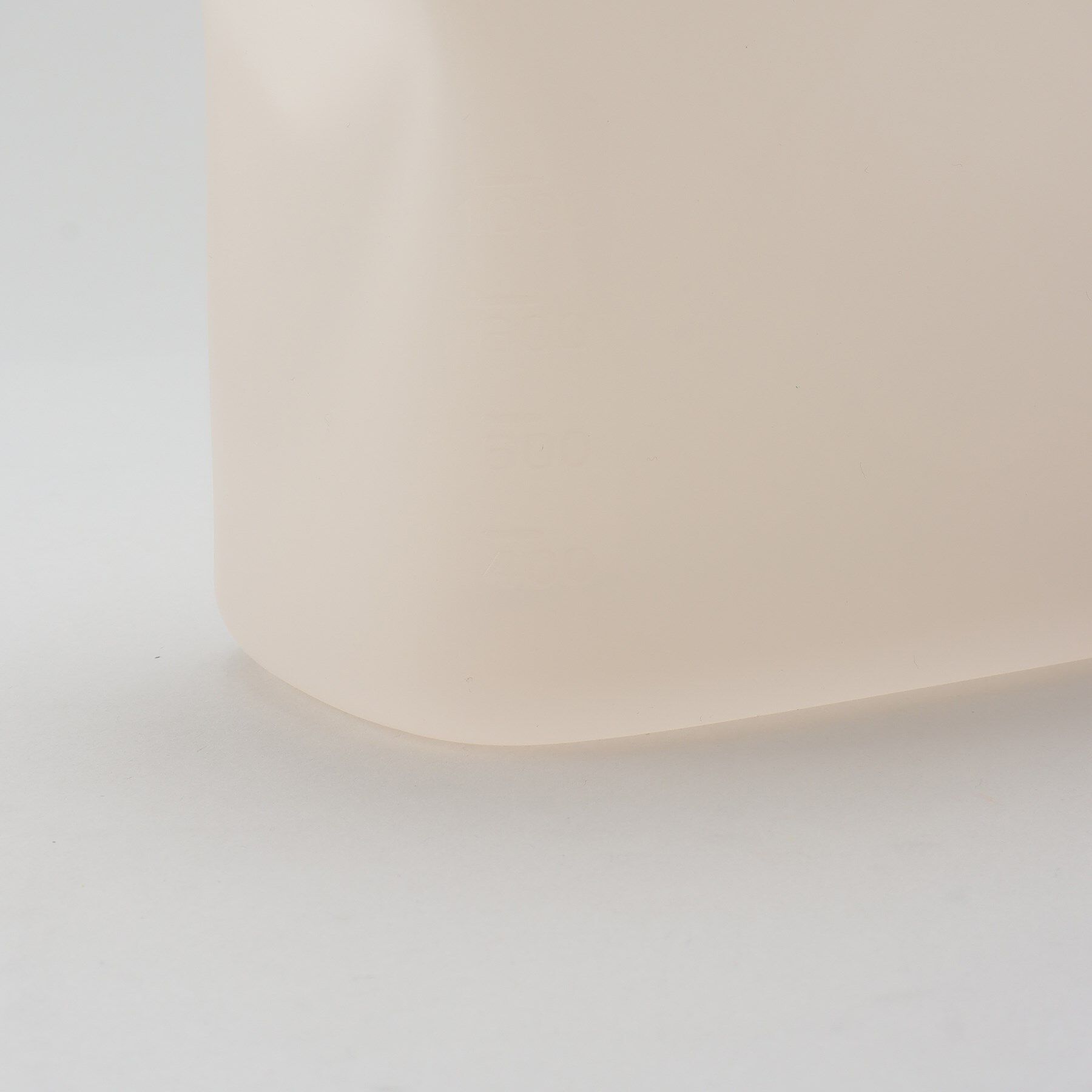 212 KITCHEN STORE「しっかり口が開くマルチシリコーンバッグ 1000ml ベージュグレー」|食器・キッチングッズ|