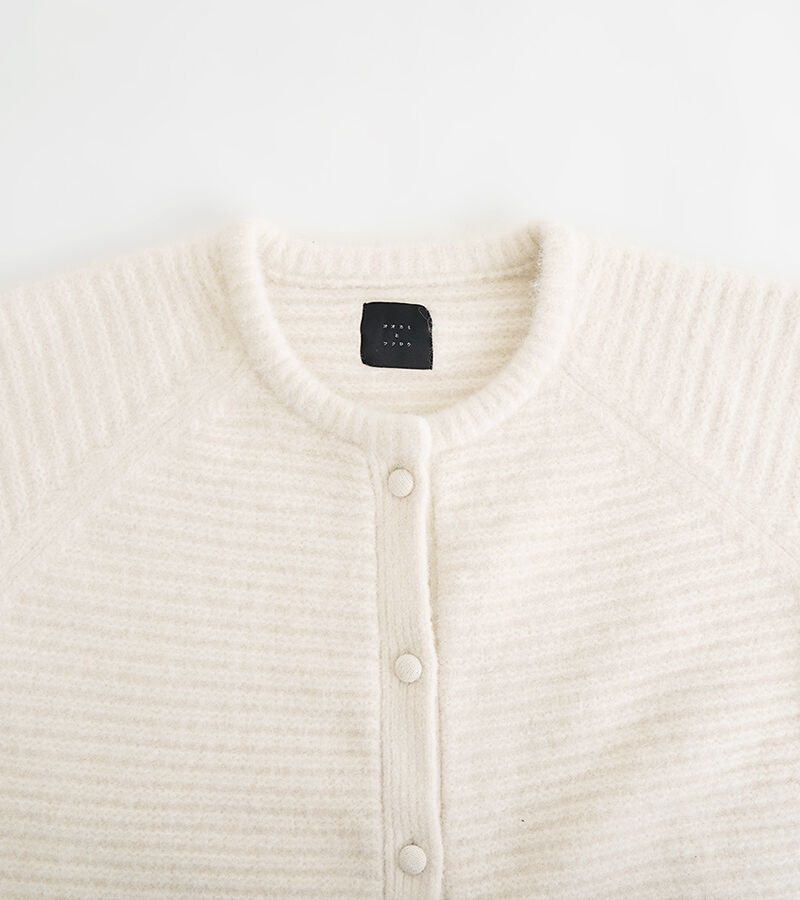 オオカミとフクロウ「オオカミとまるい羊のチャーミー」|カーディガン|